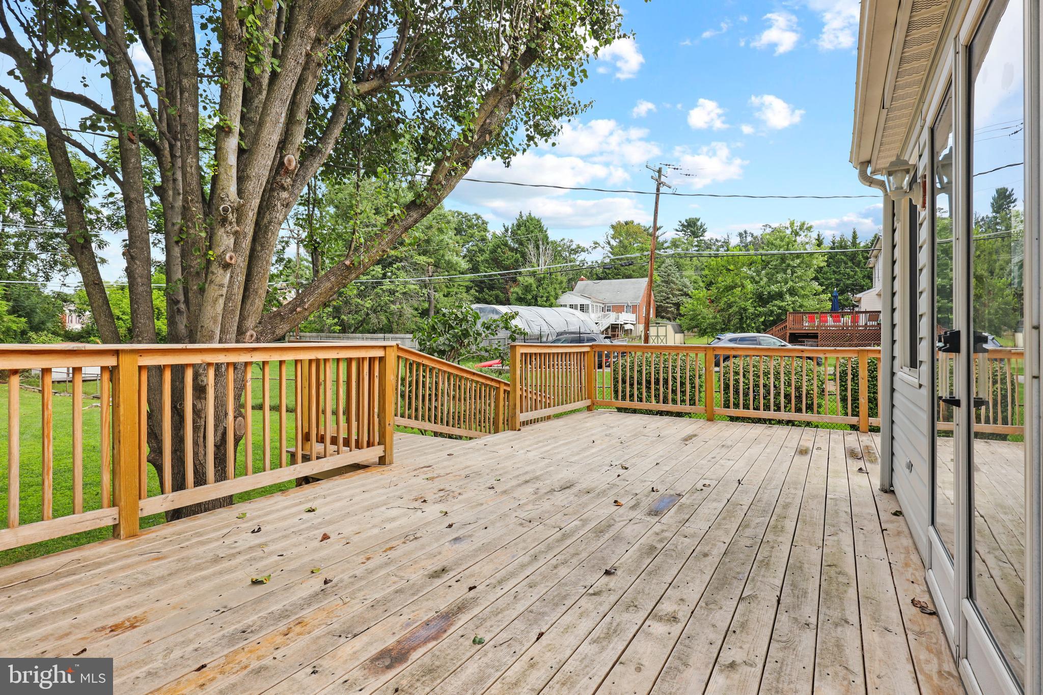 GREENTOP MANOR - Residential