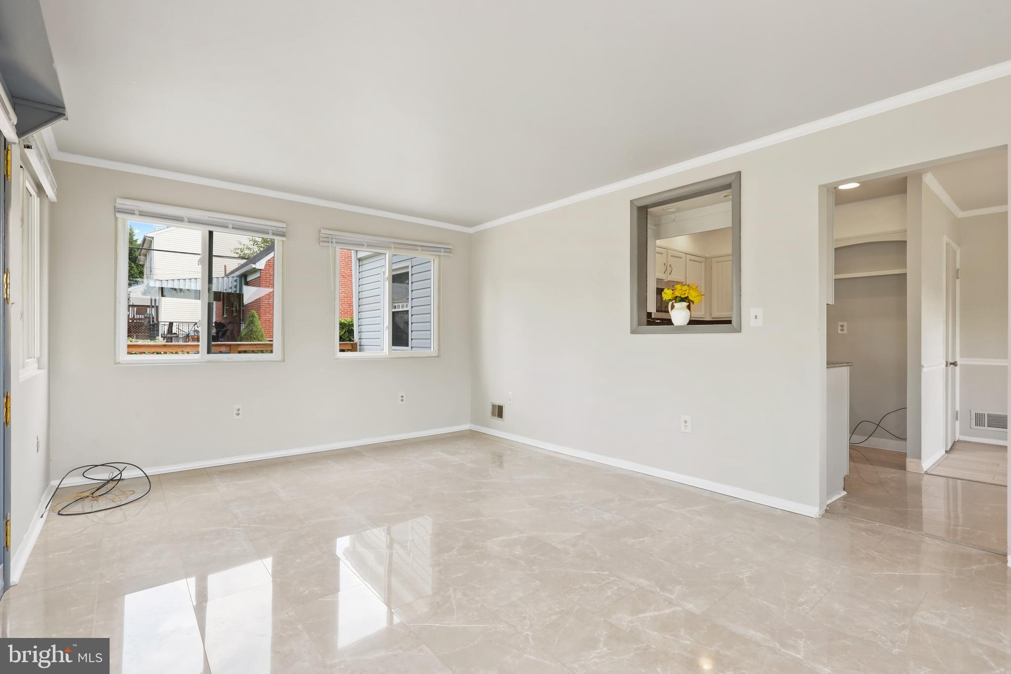 GREENTOP MANOR - Residential