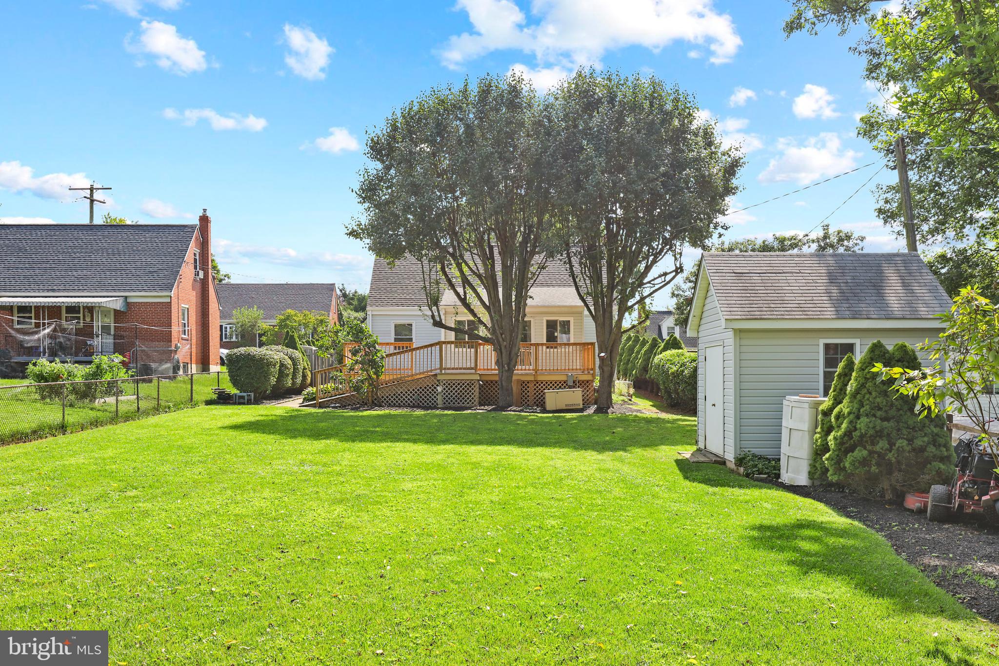 GREENTOP MANOR - Residential