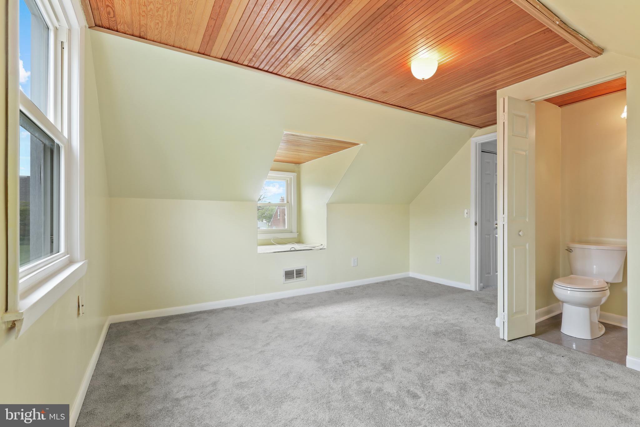 GREENTOP MANOR - Residential