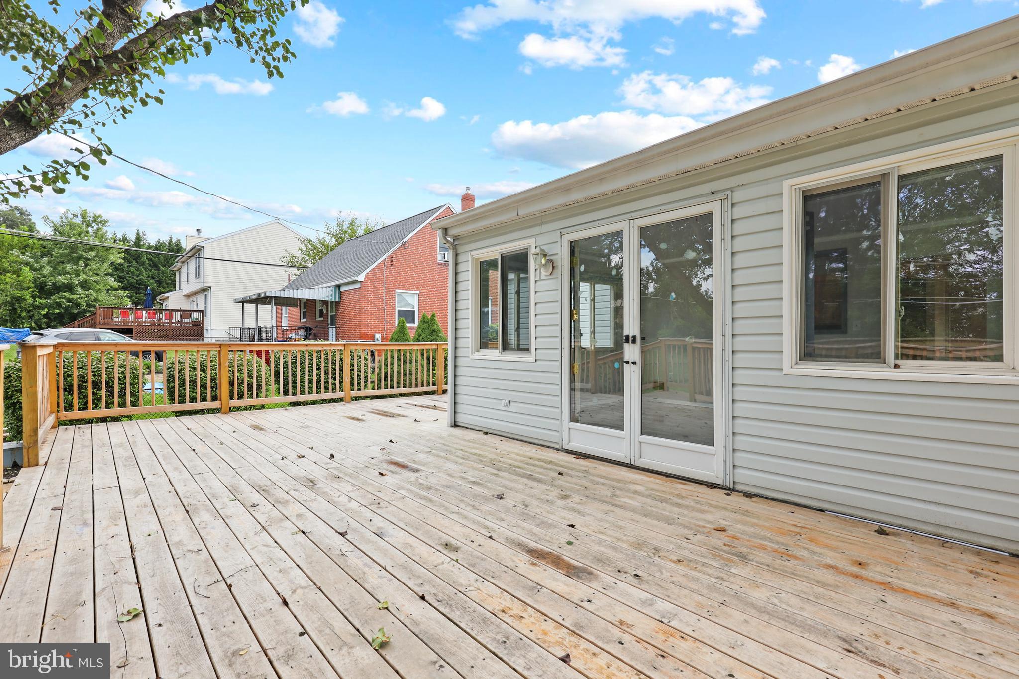 GREENTOP MANOR - Residential