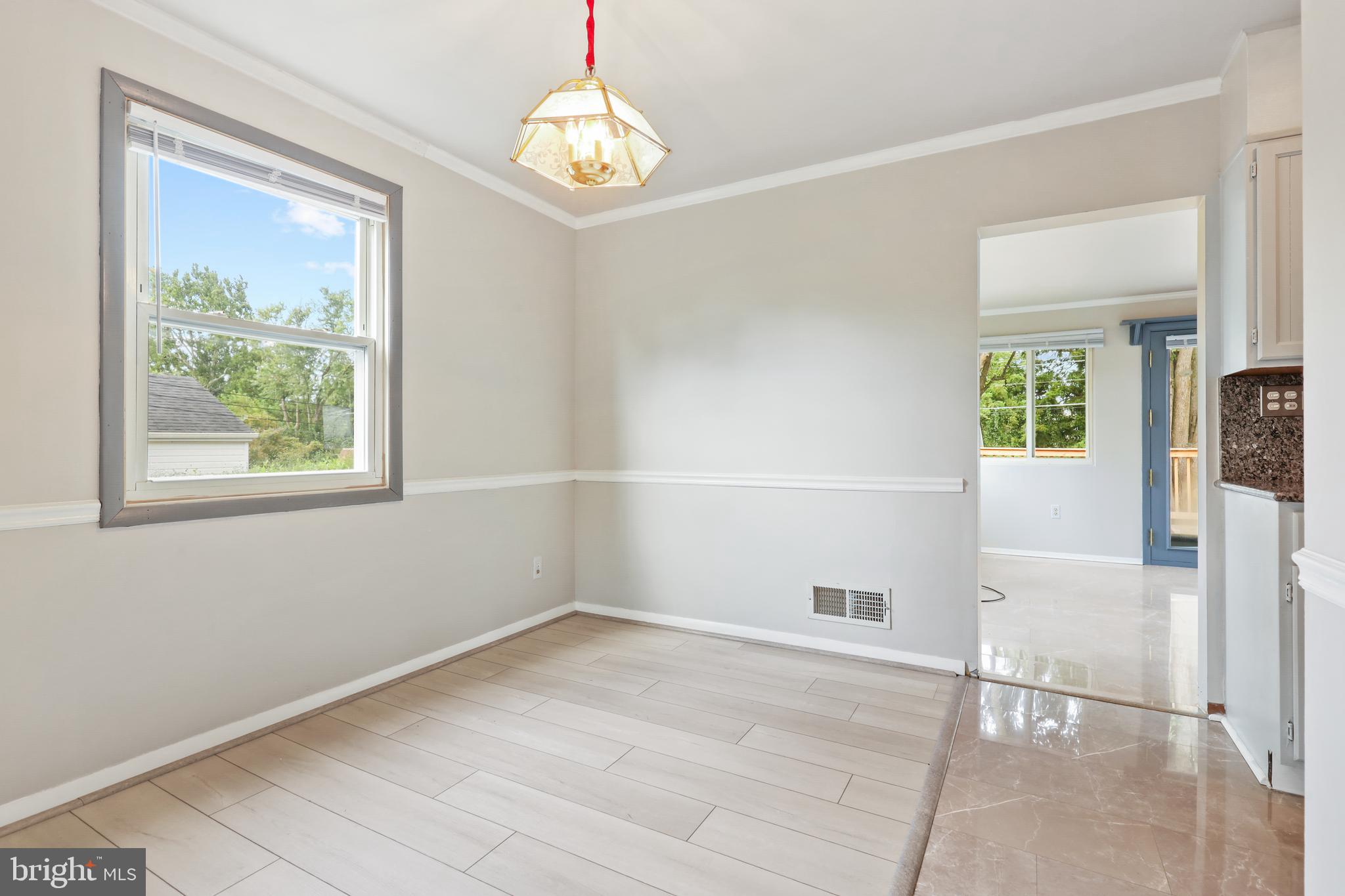 GREENTOP MANOR - Residential