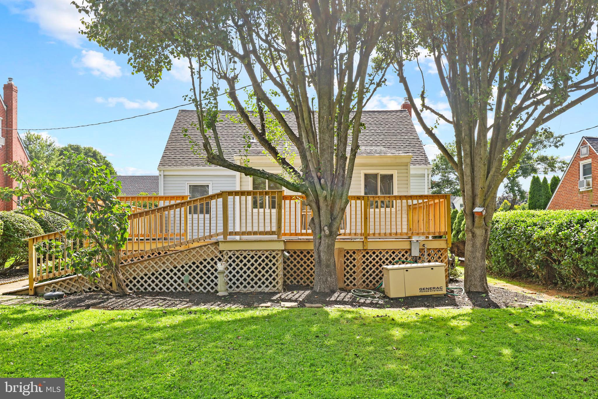 GREENTOP MANOR - Residential