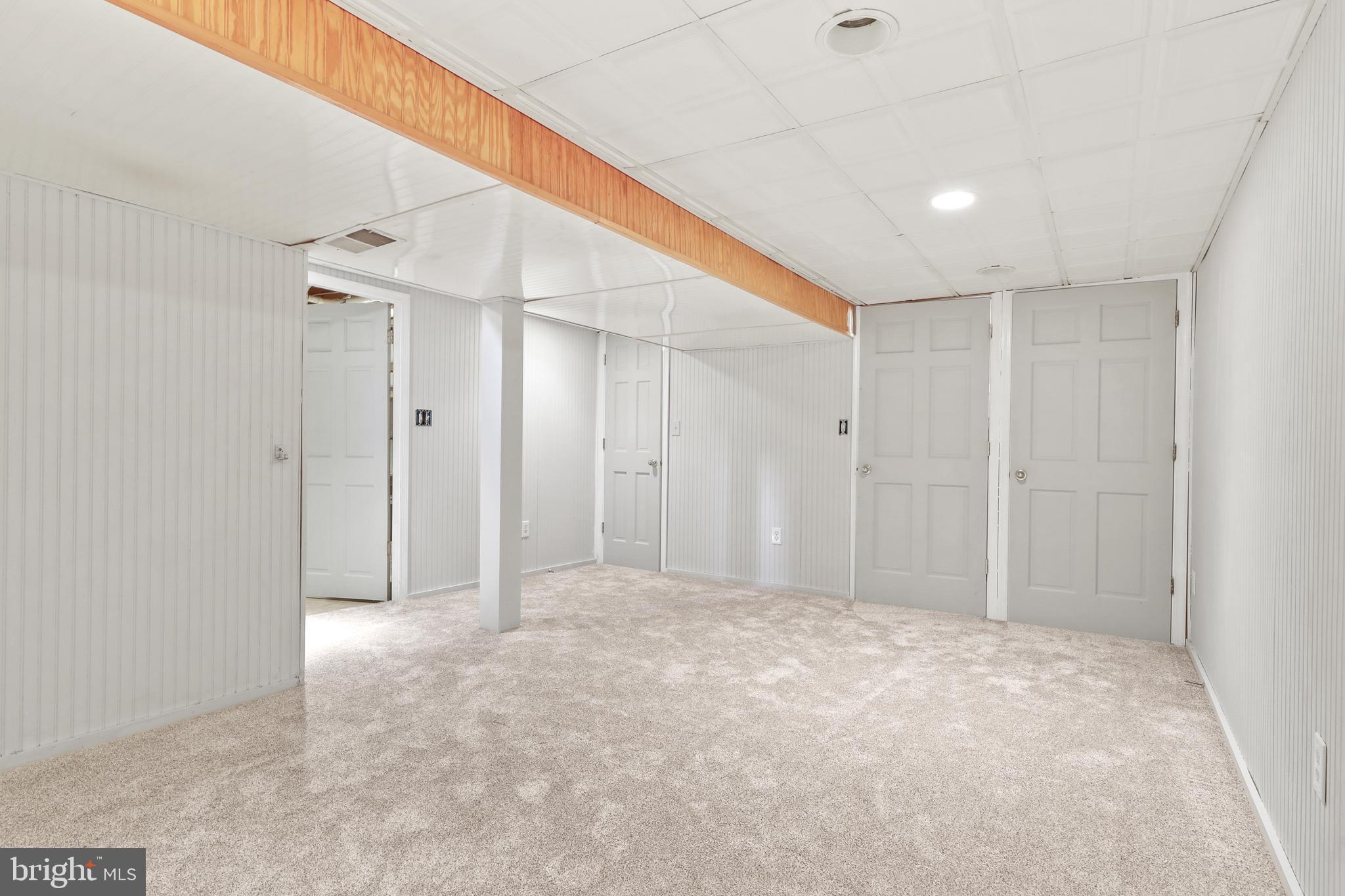 GREENTOP MANOR - Residential