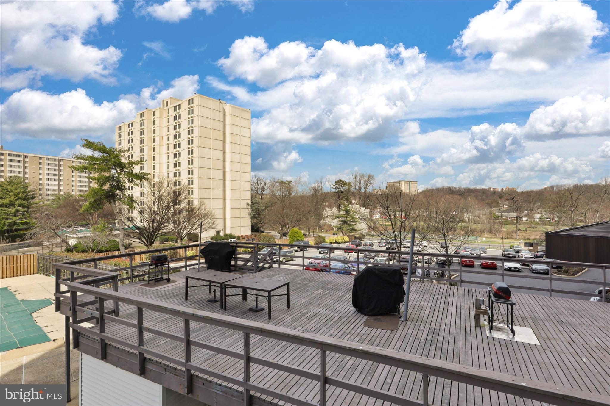 PAVILION ON THE PARK - Residential