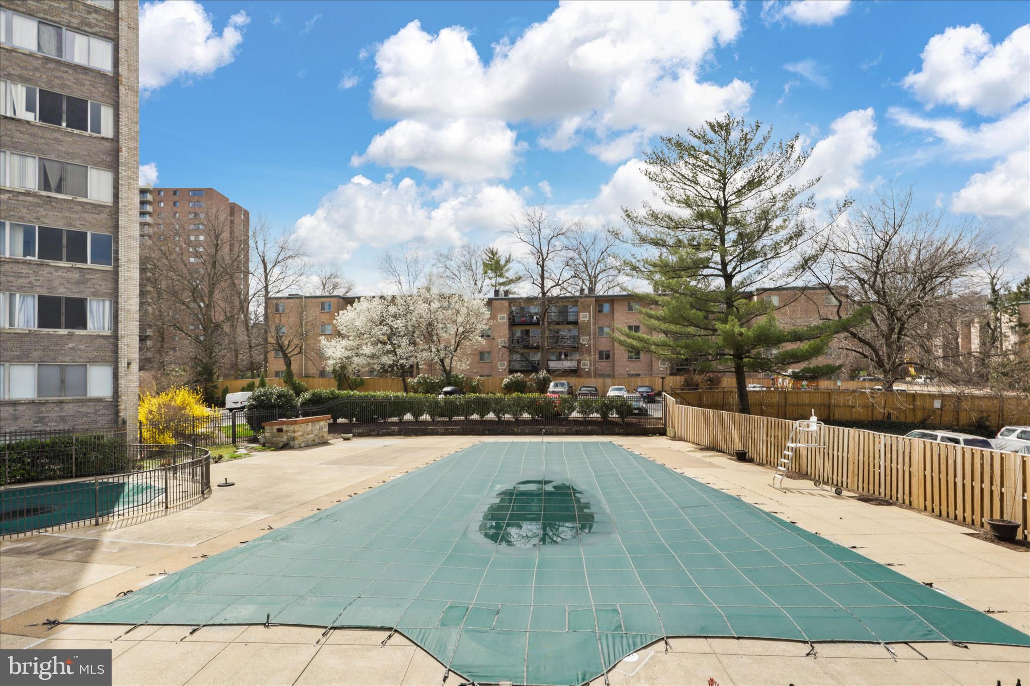 PAVILION ON THE PARK - Residential