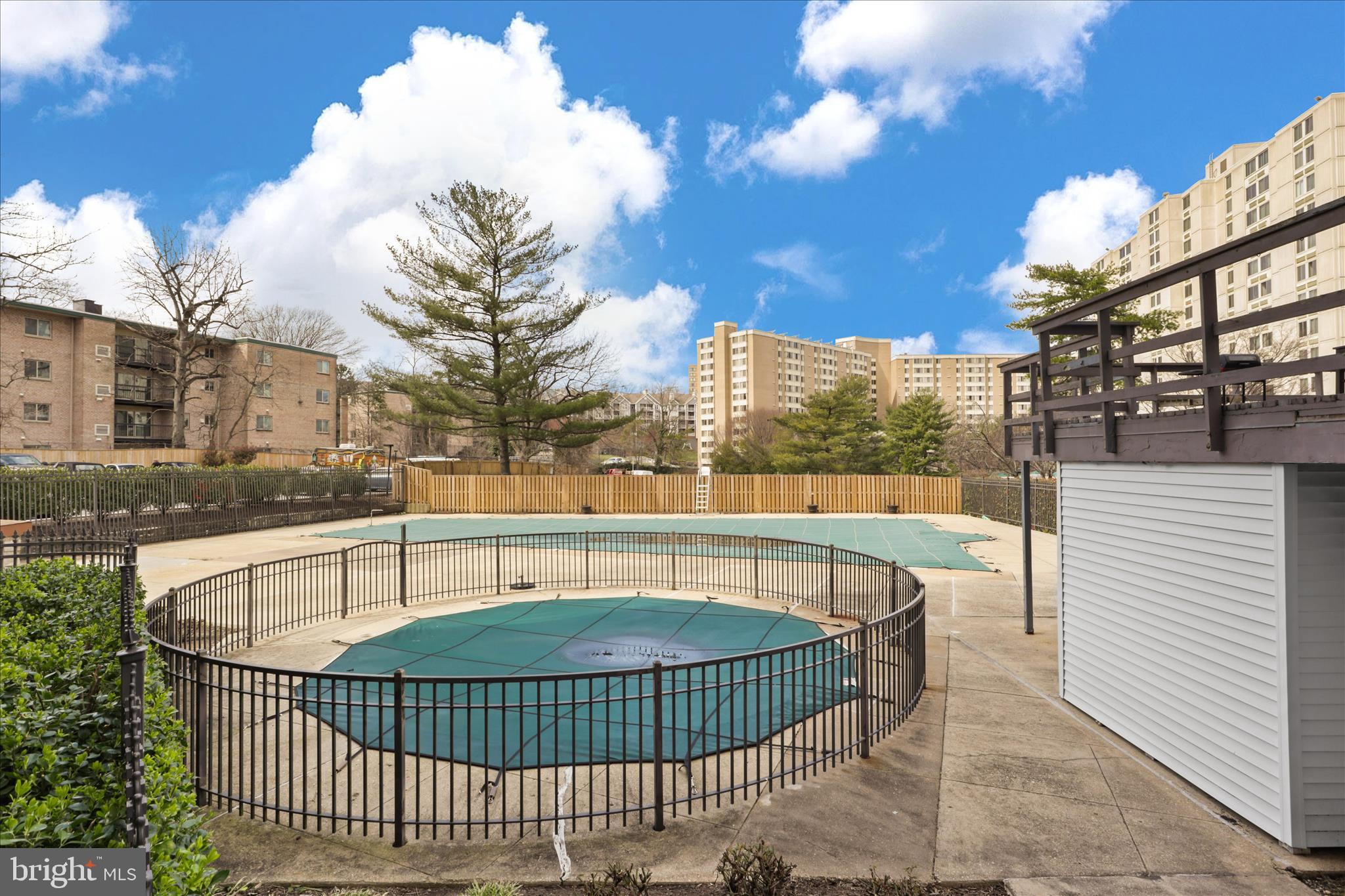 PAVILION ON THE PARK - Residential