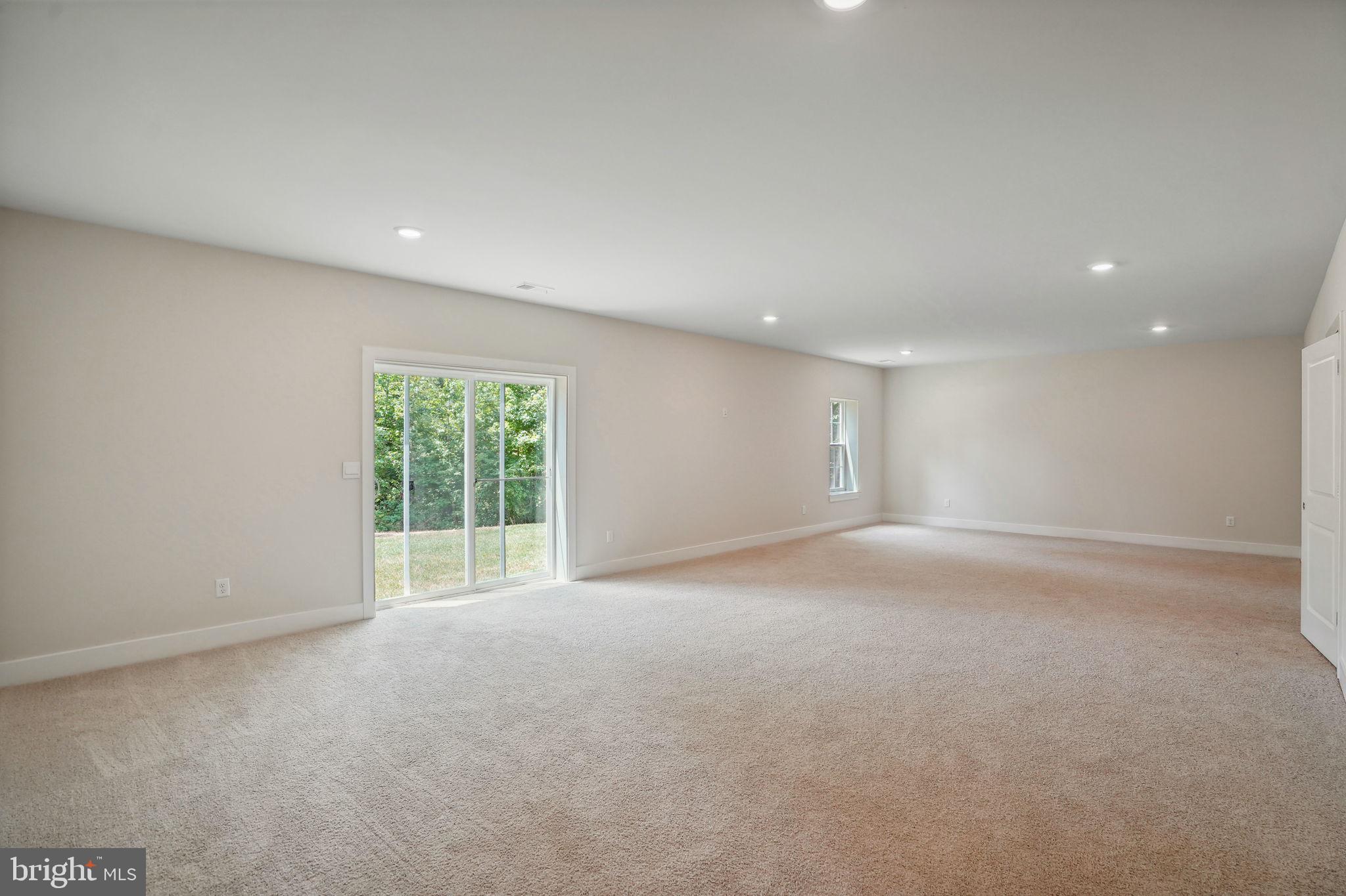 RIVERS BLUFF - Residential