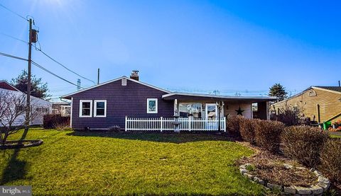 10 FLOWER LANE LEVITTOWN PA 19055