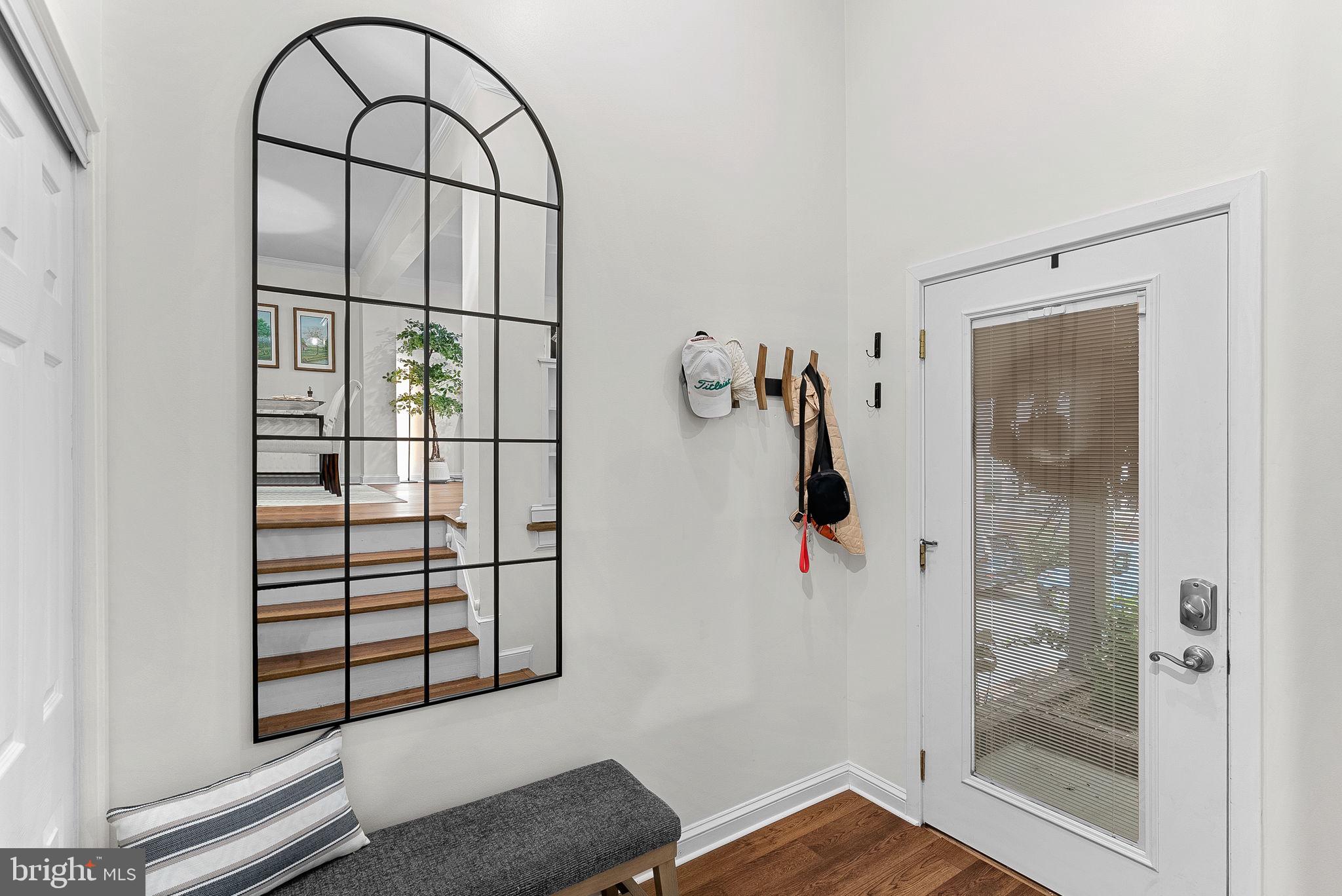 1604 APRICOT COURT