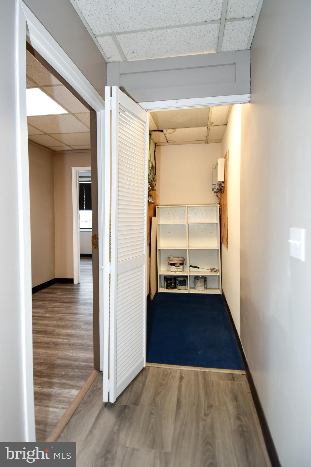 HAMILTON CENTER - Commercial Lease