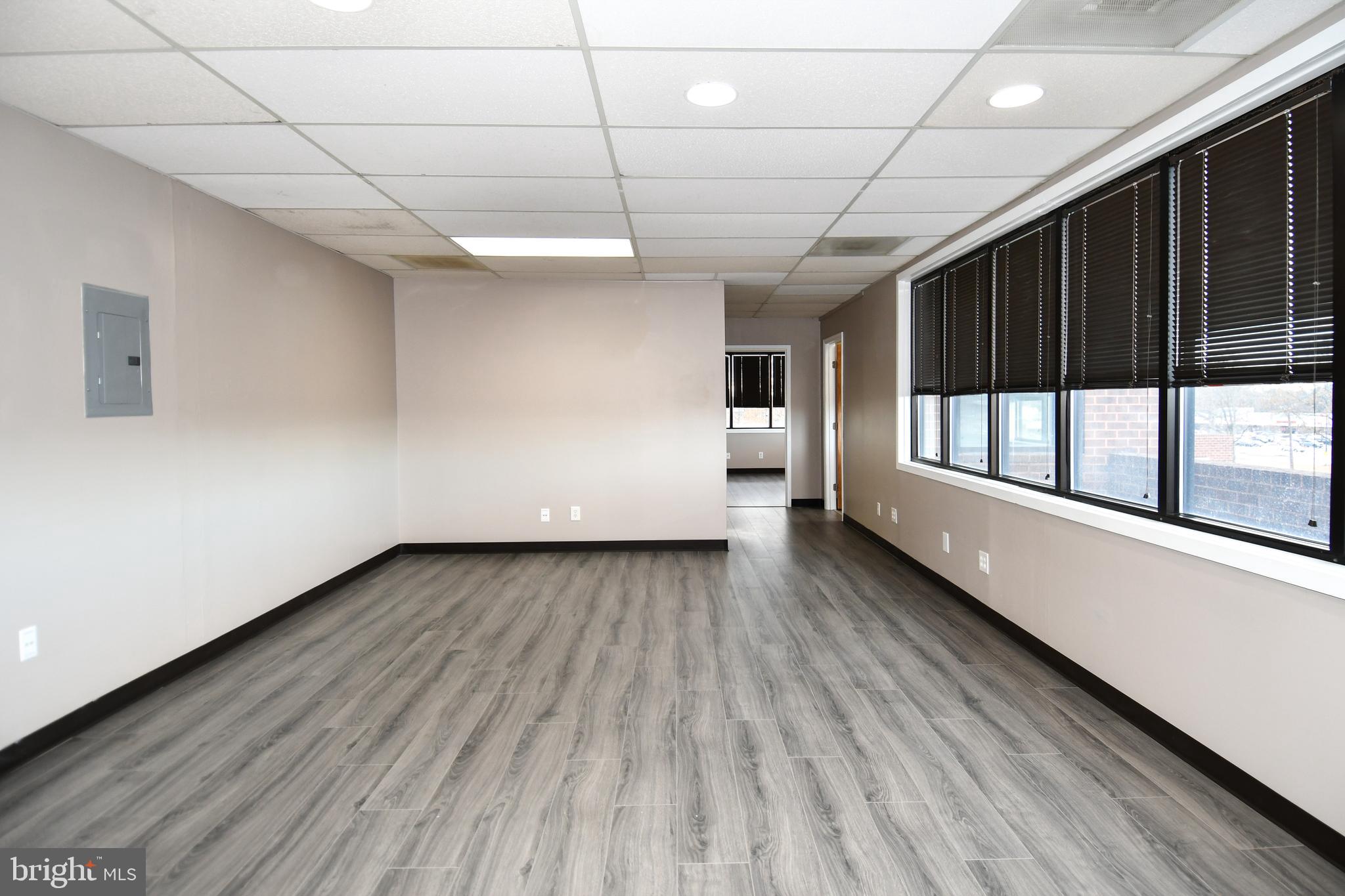 HAMILTON CENTER - Commercial Lease