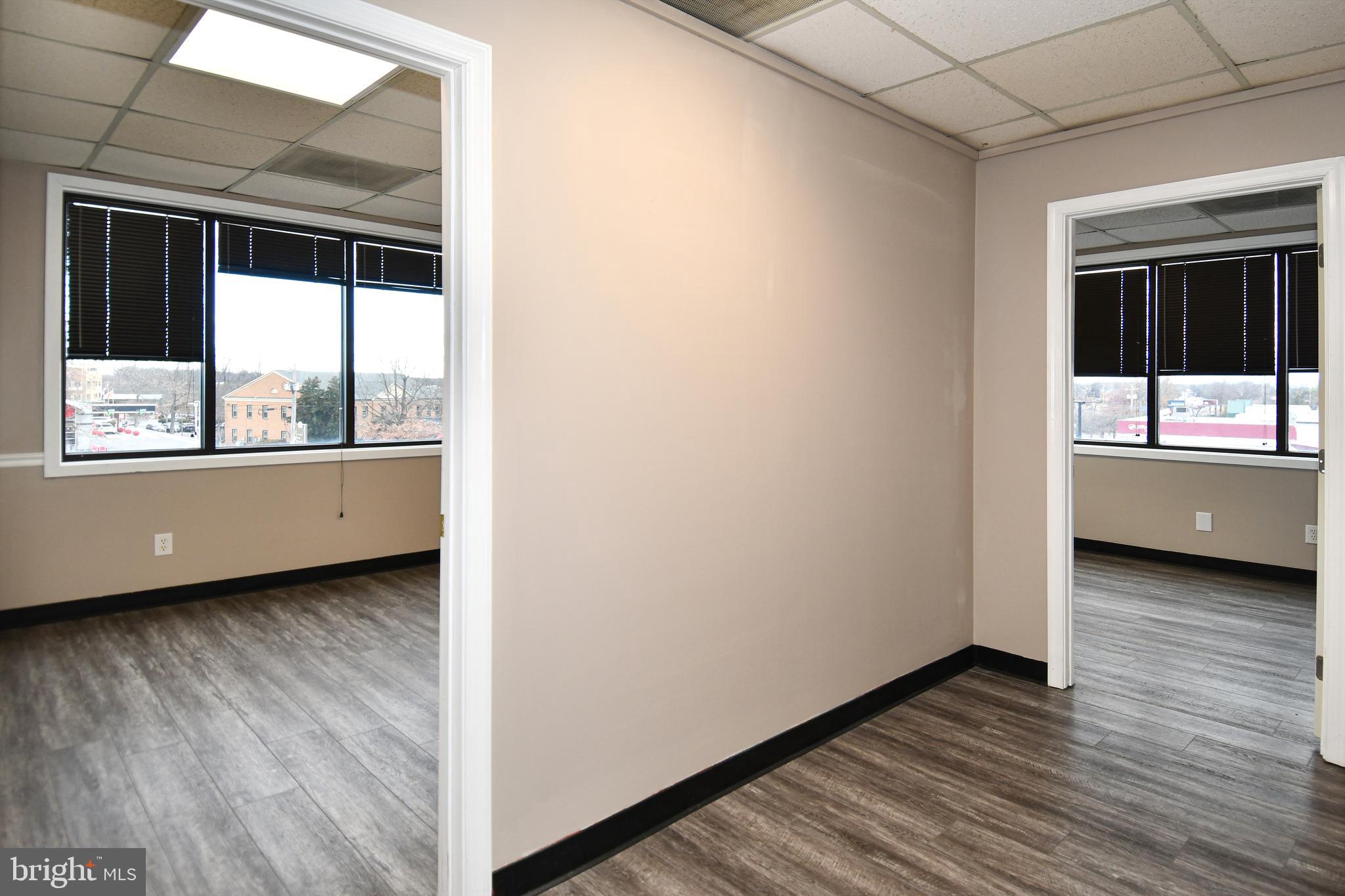 HAMILTON CENTER - Commercial Lease