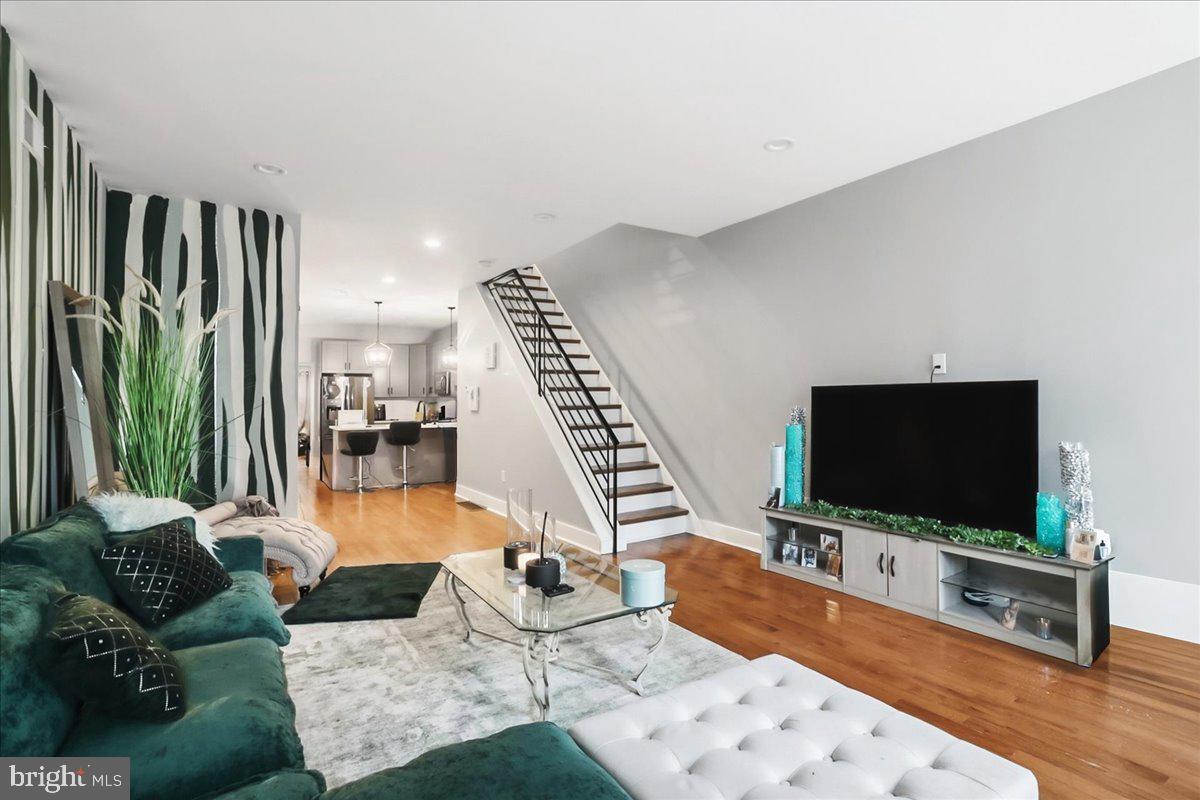 BELMONT - Residential