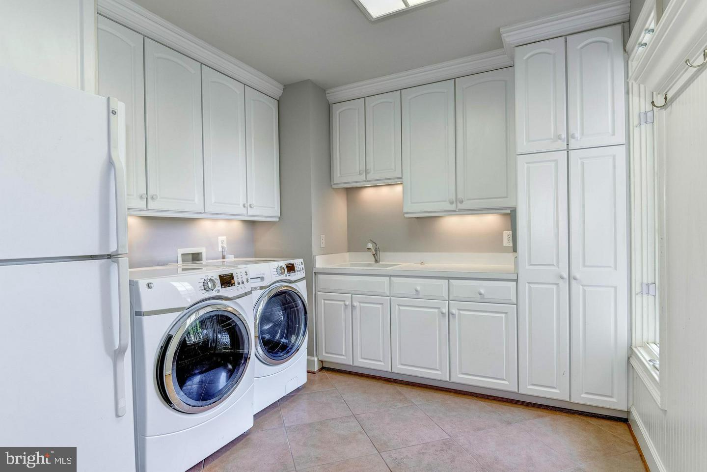 1550 SHELFORD COURT