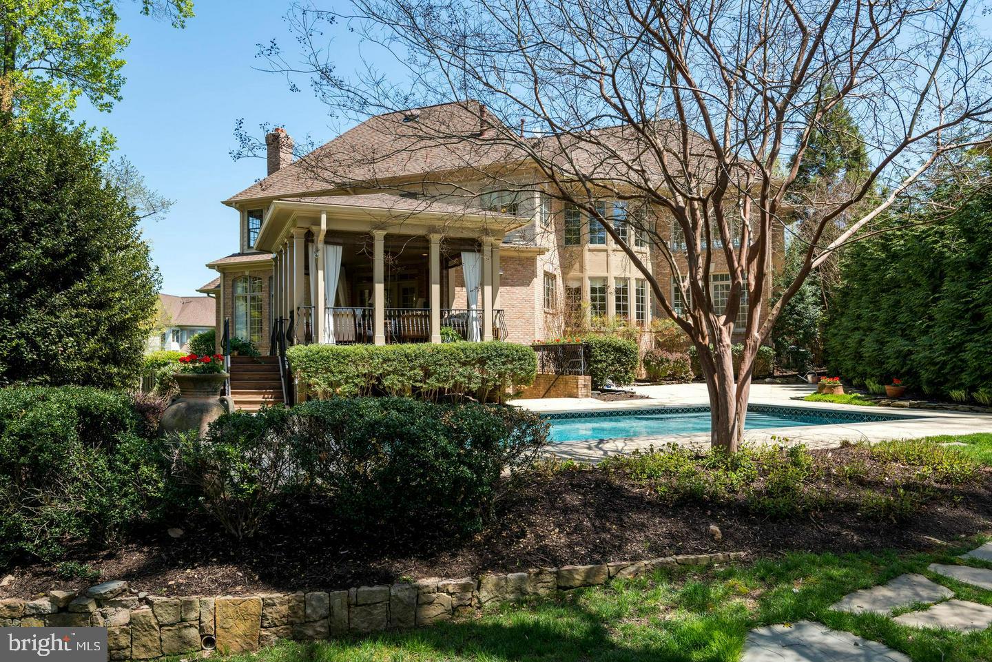 1550 SHELFORD COURT