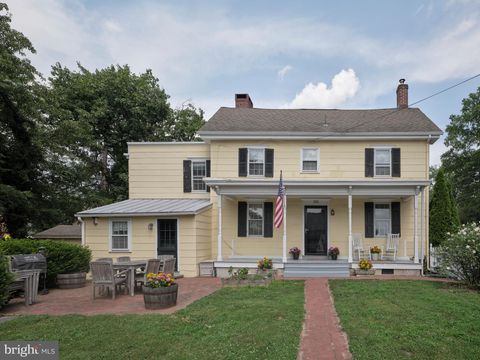 226 COURT STREET NEWTOWN PA 18940