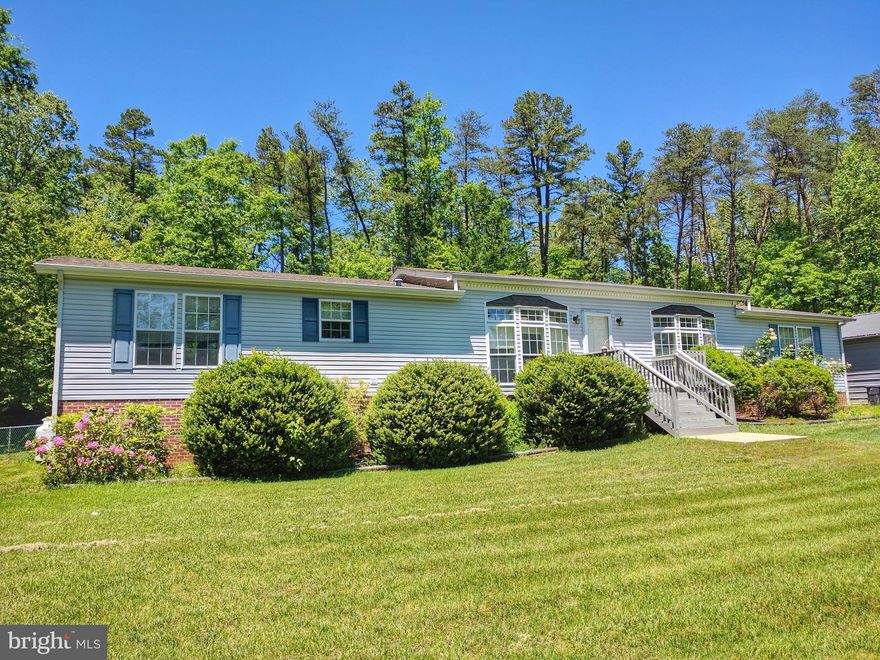 Beautiful home located on 1+ private acres. Premium location...secluded yet just a short drive to I-95 and Quantico. Spacious kitchen.  Family room with doors leading to back deck overlooking fenced yard. MBR with deluxe master bath. 2-car detached garage. Ready for you to move in. High-speed internet available. Pets case-by-case.  ***OPEN HOUSE: SAT (8/13) and SUN (8/14) 2PM - 4PM***