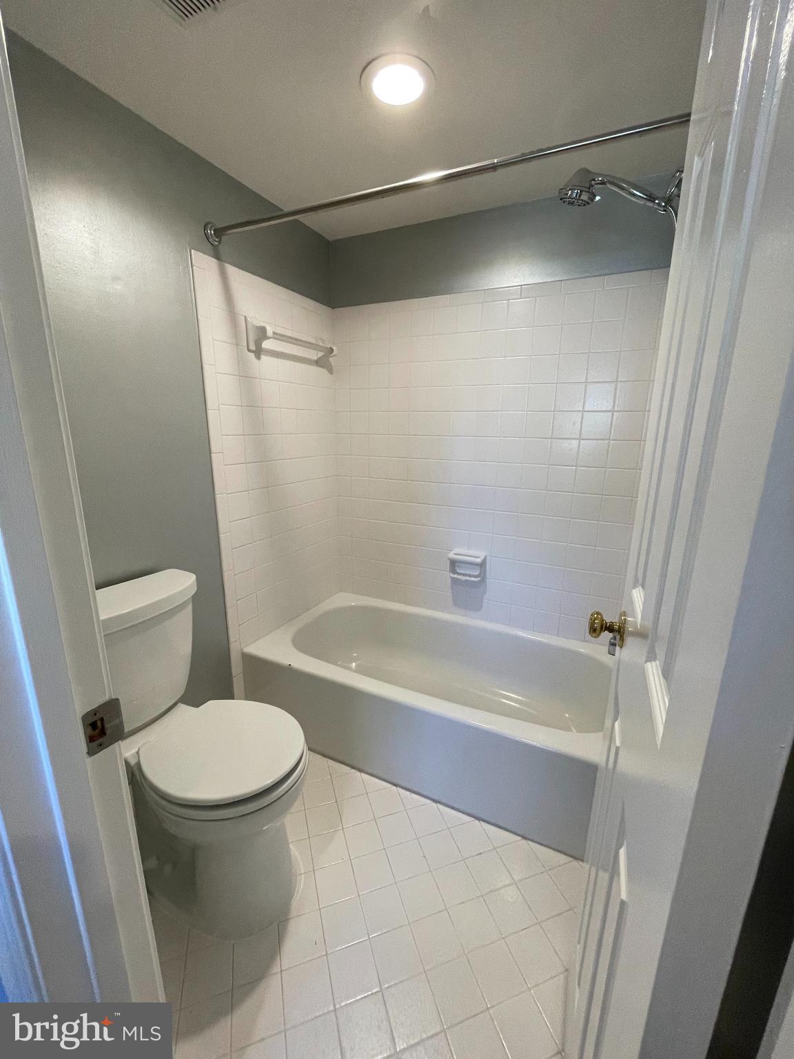 SEMINARY PARK - Residential Lease