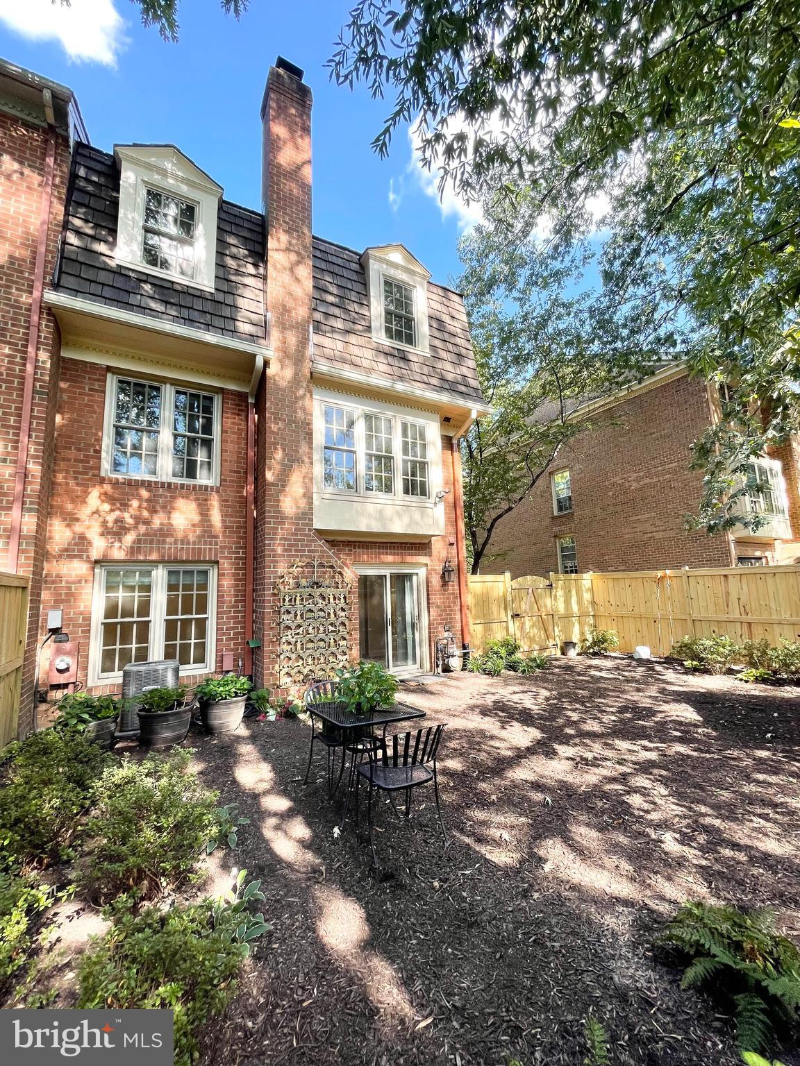 SEMINARY PARK - Residential Lease