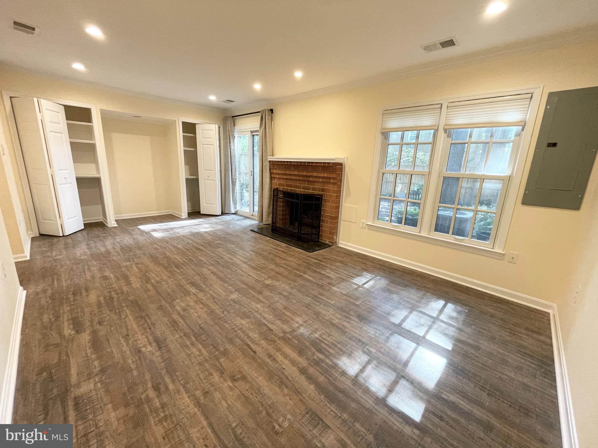 SEMINARY PARK - Residential Lease