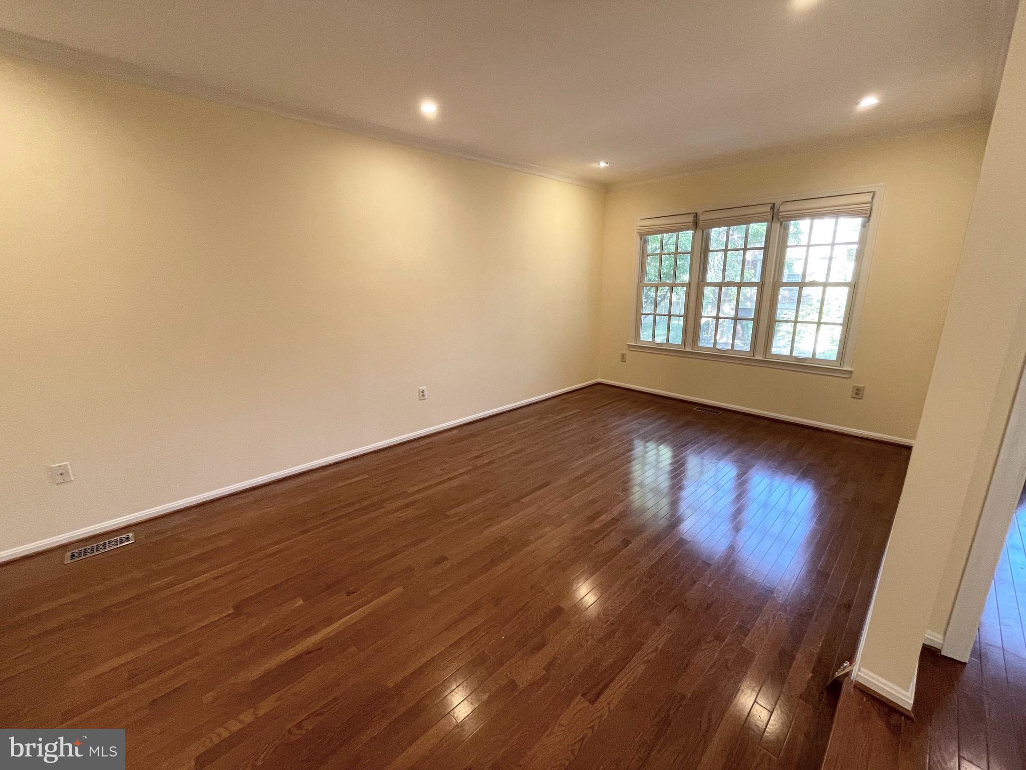 SEMINARY PARK - Residential Lease