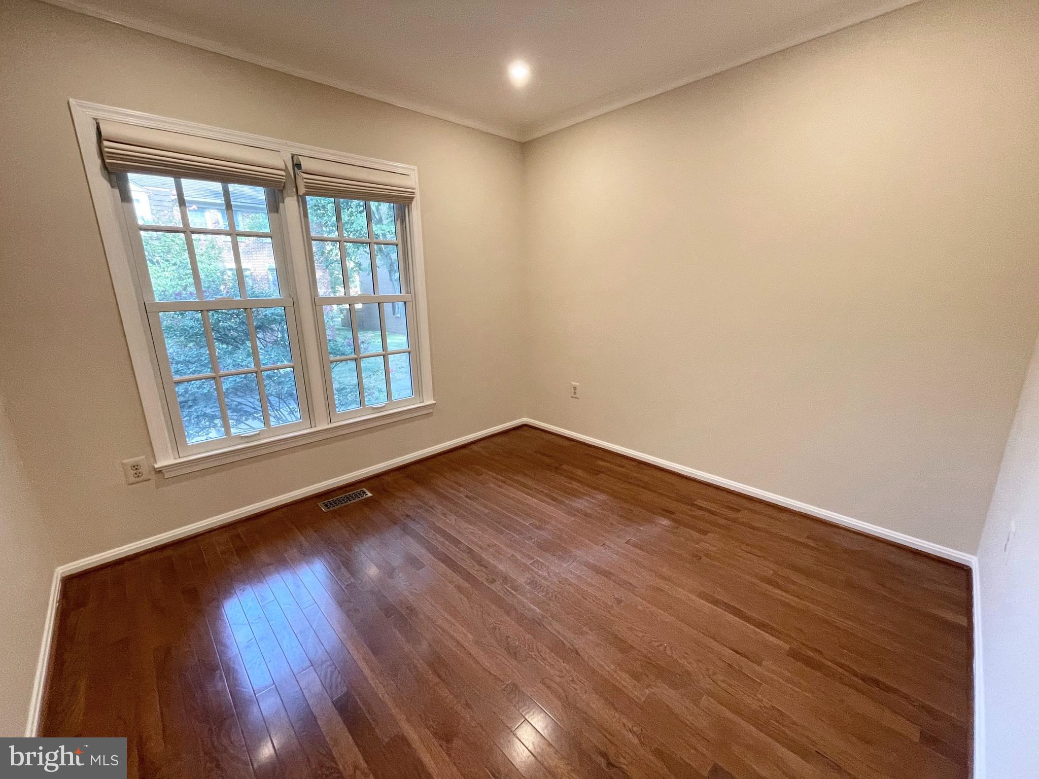 SEMINARY PARK - Residential Lease