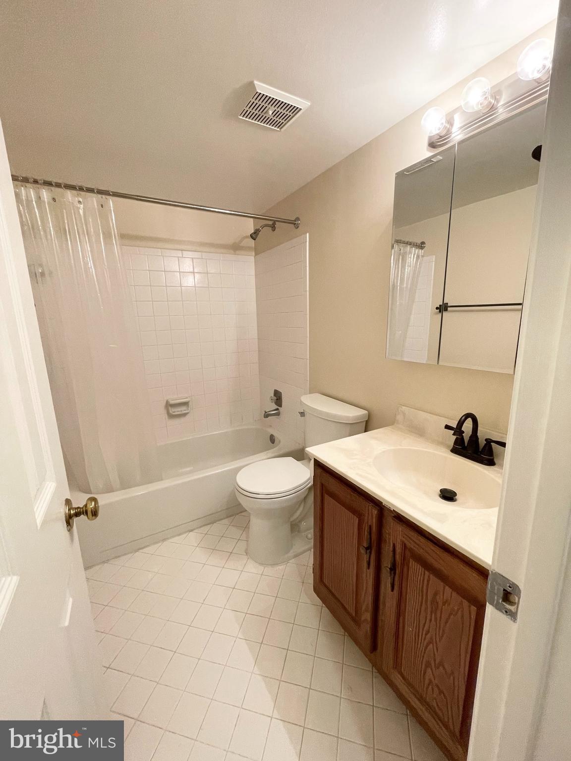 SEMINARY PARK - Residential Lease