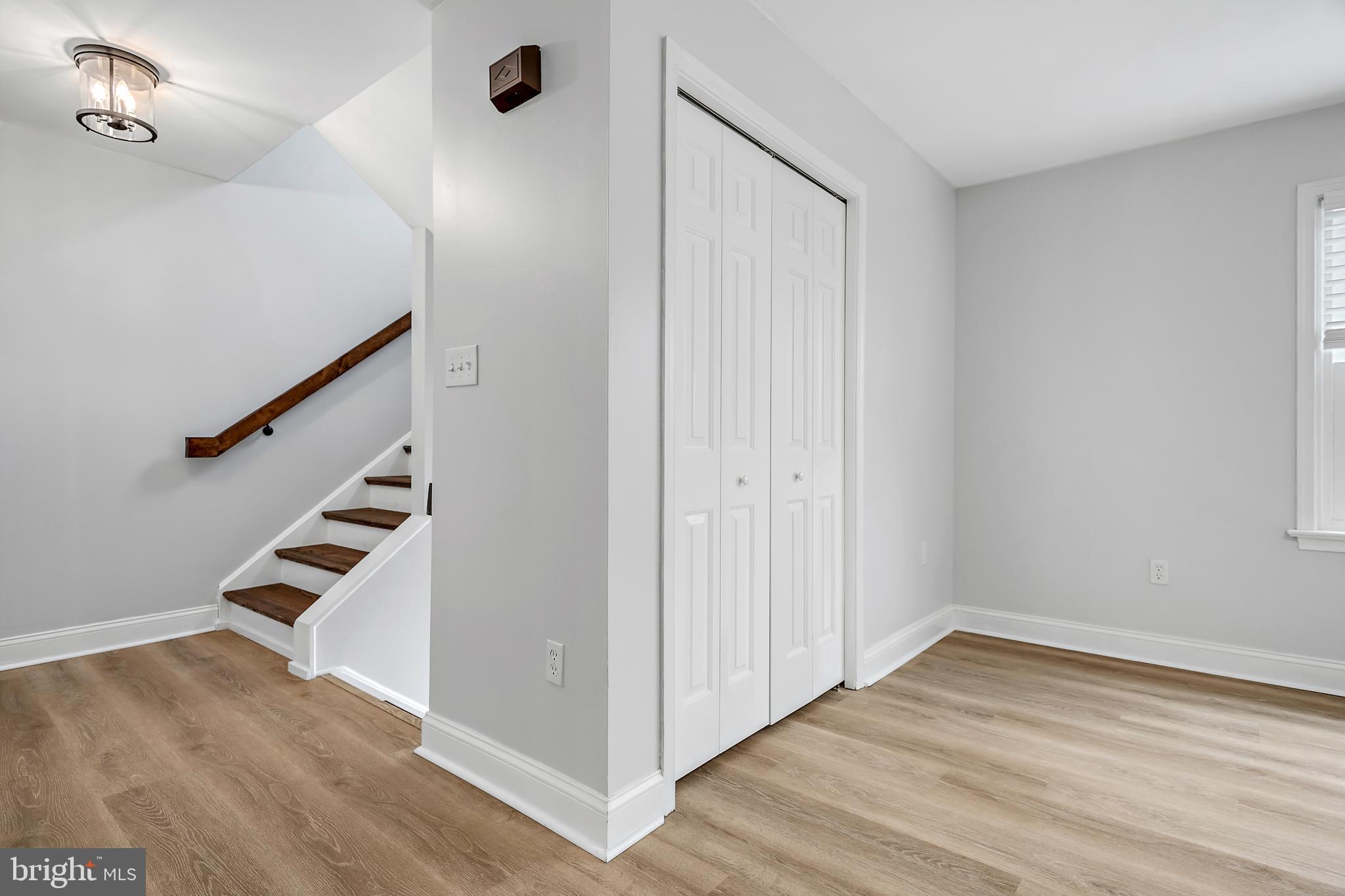 8TH WARD - Residential