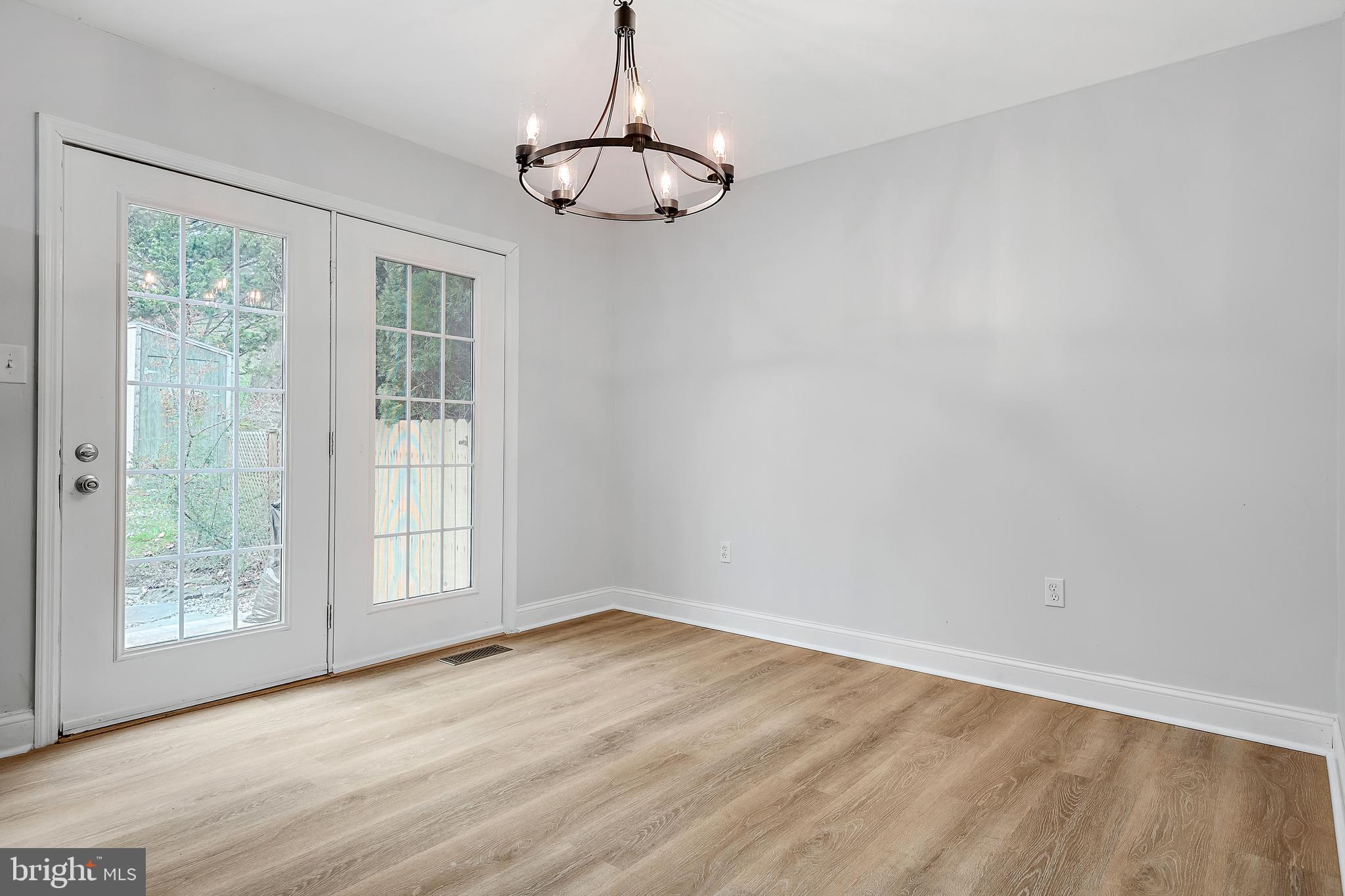 8TH WARD - Residential