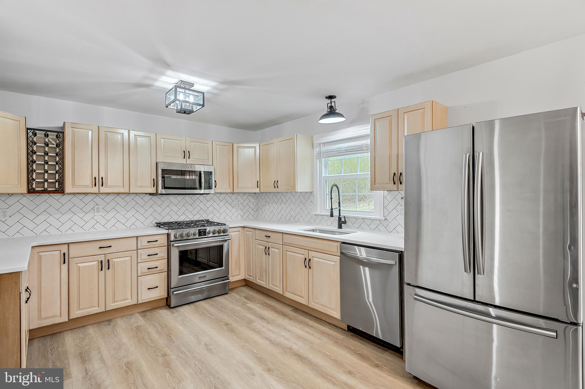 8TH WARD - Residential