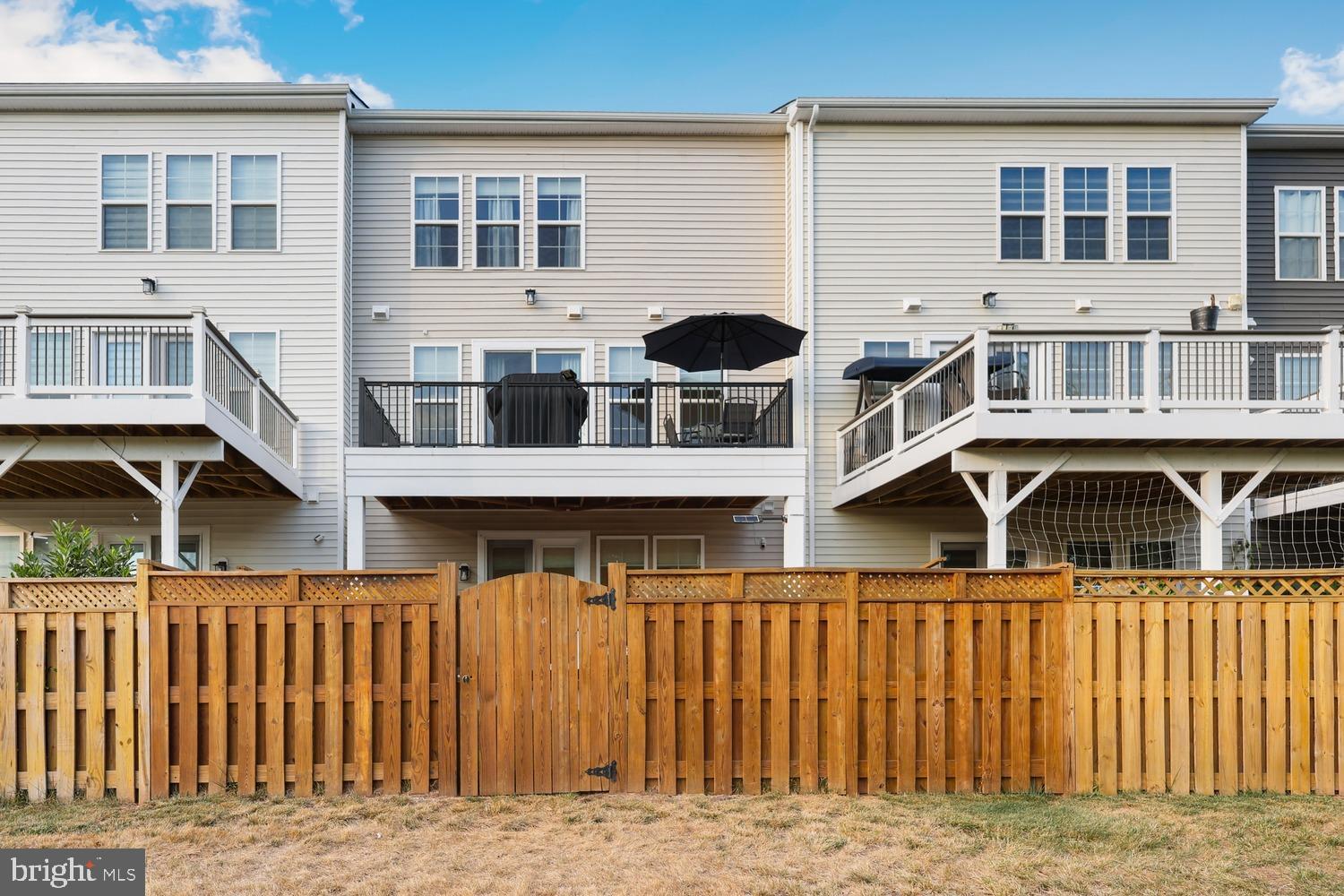 ROBINSON VILLAGE - Residential