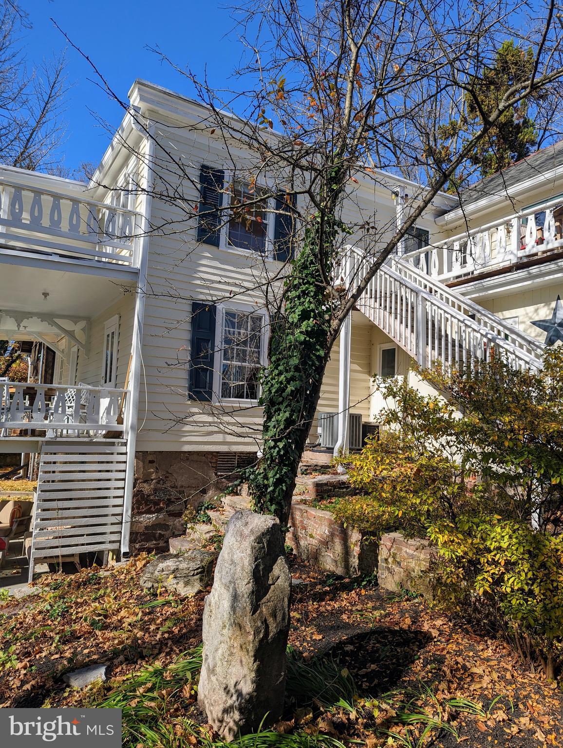 000 - Residential Lease