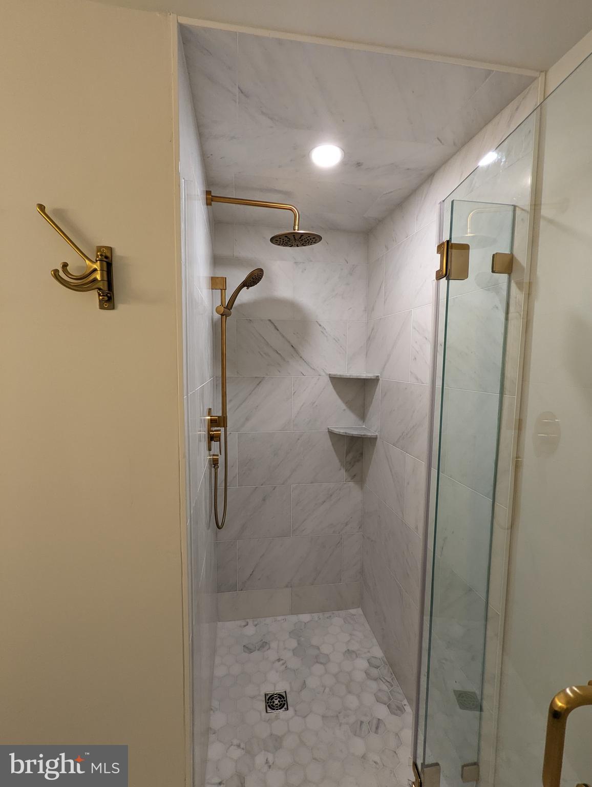 000 - Residential Lease