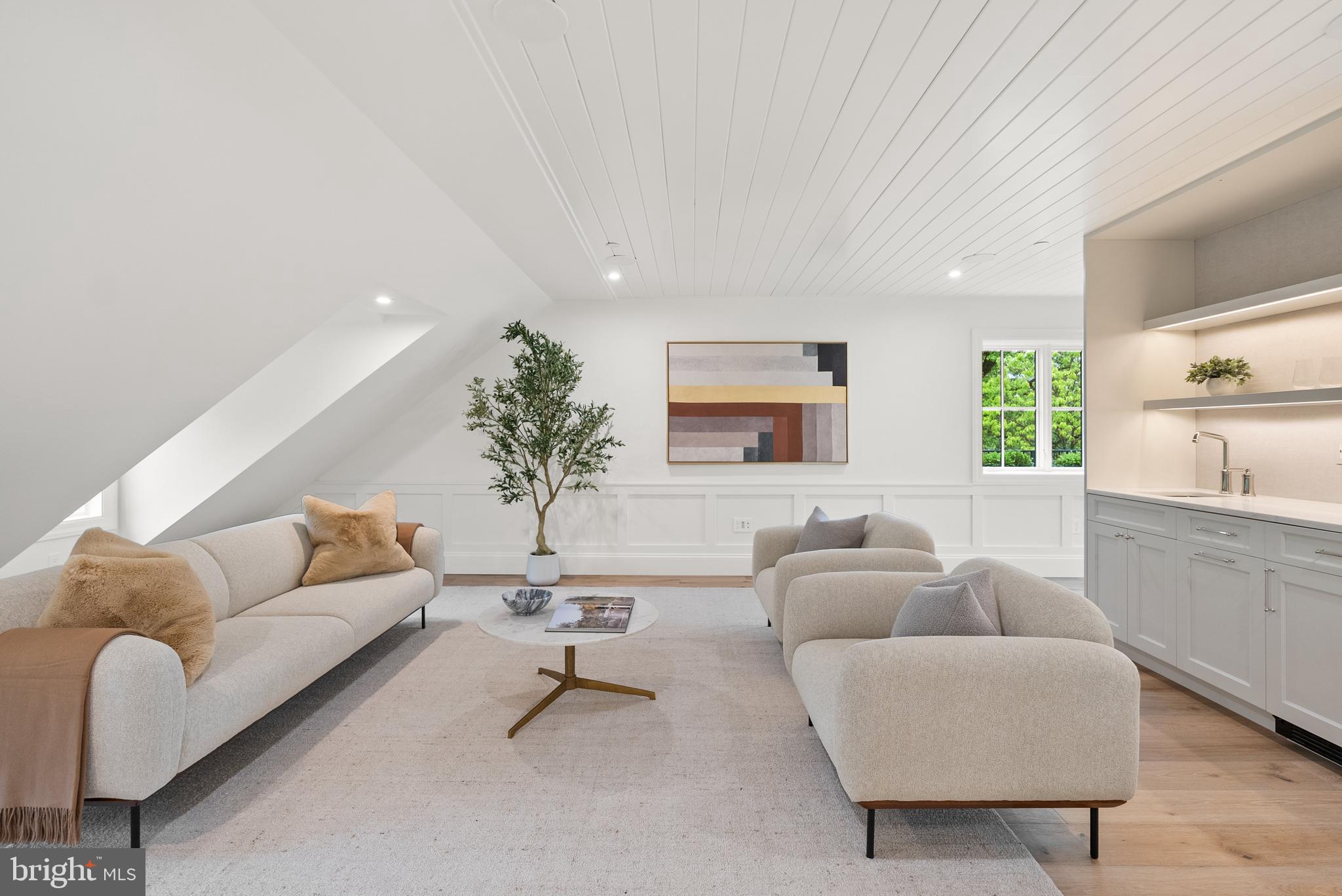 CHEVY CHASE VILLAGE - Residential