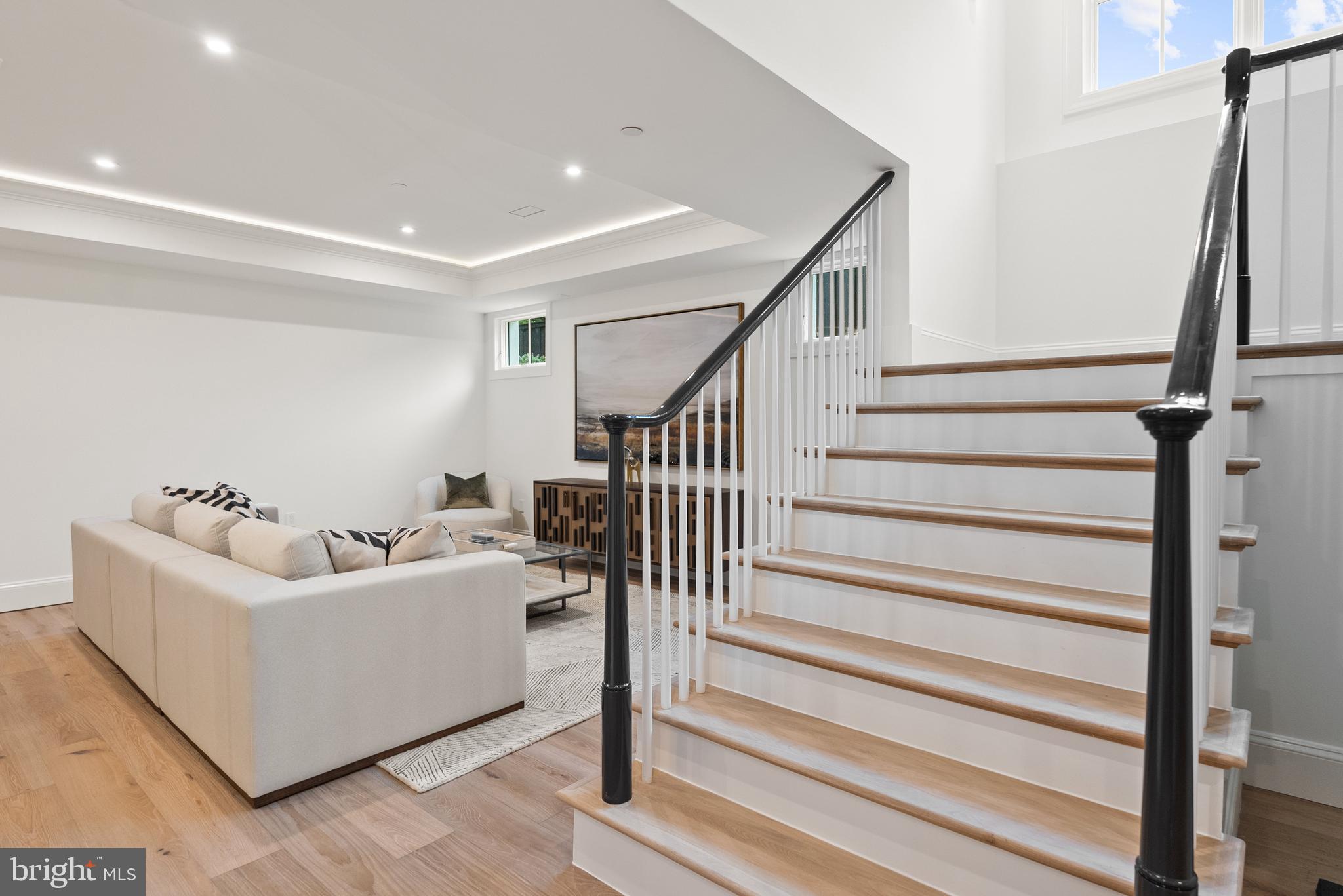 CHEVY CHASE VILLAGE - Residential