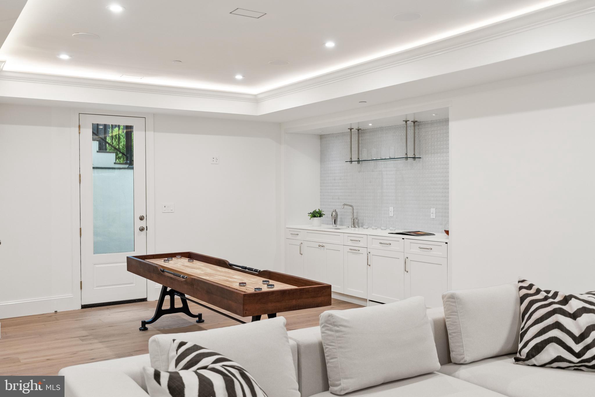 CHEVY CHASE VILLAGE - Residential