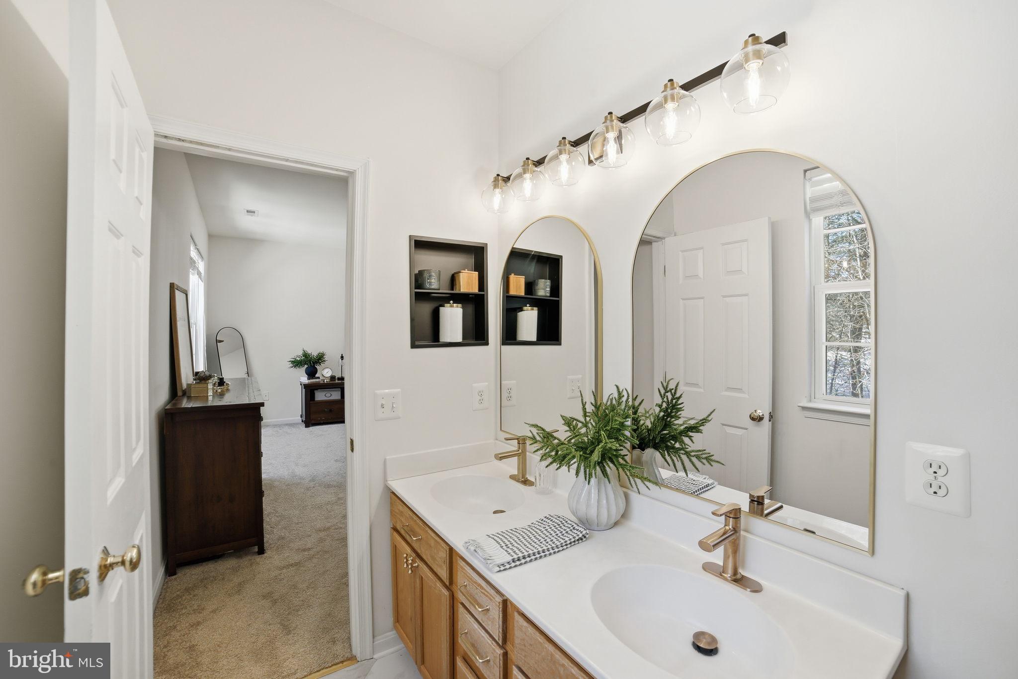 SALEM FIELDS - Residential