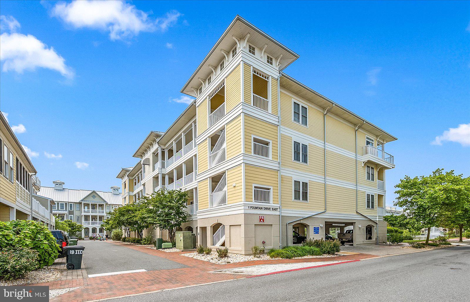 SUNSET ISLAND - Residential