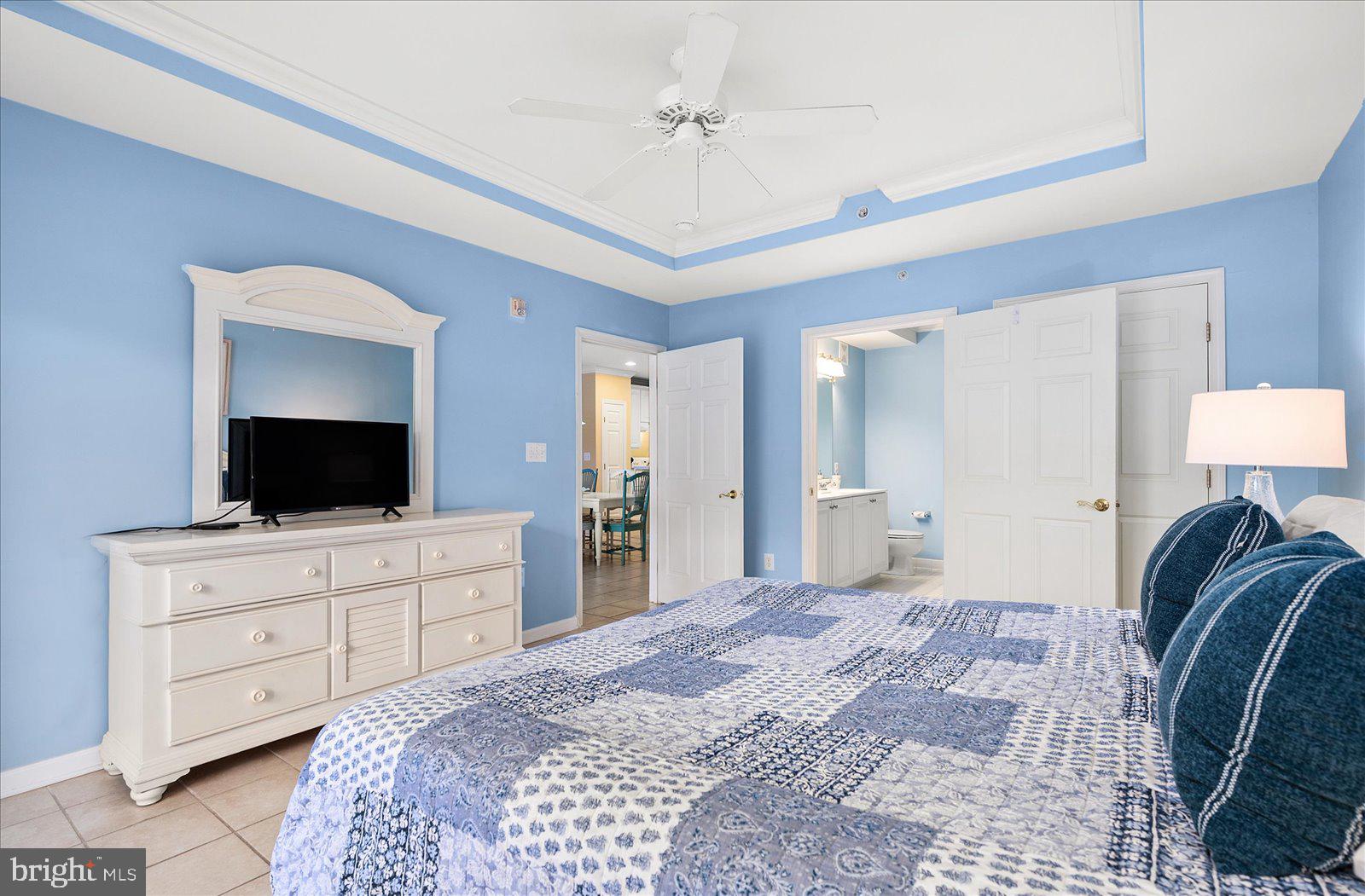 SUNSET ISLAND - Residential