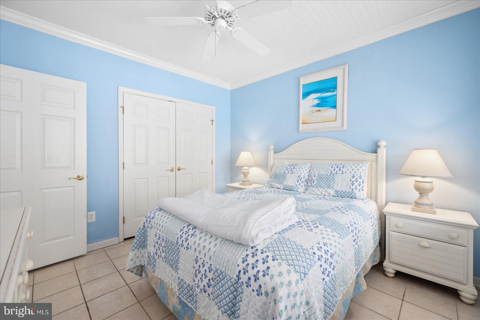 SUNSET ISLAND - Residential