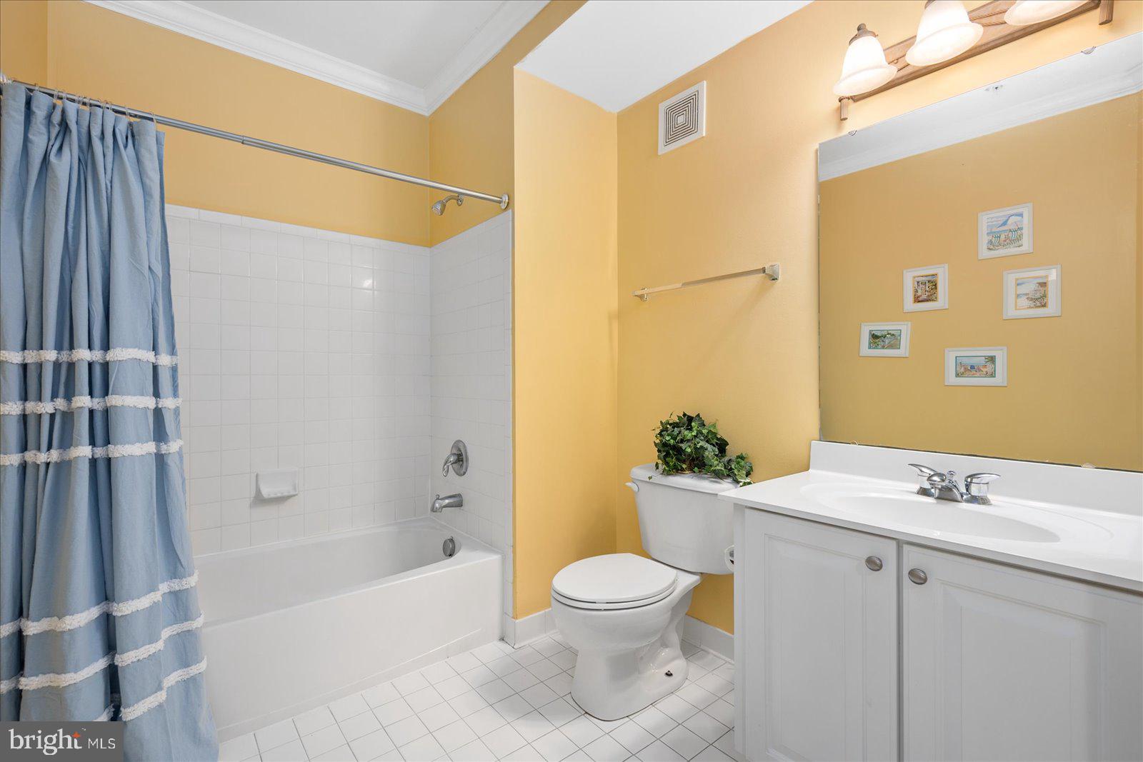 SUNSET ISLAND - Residential