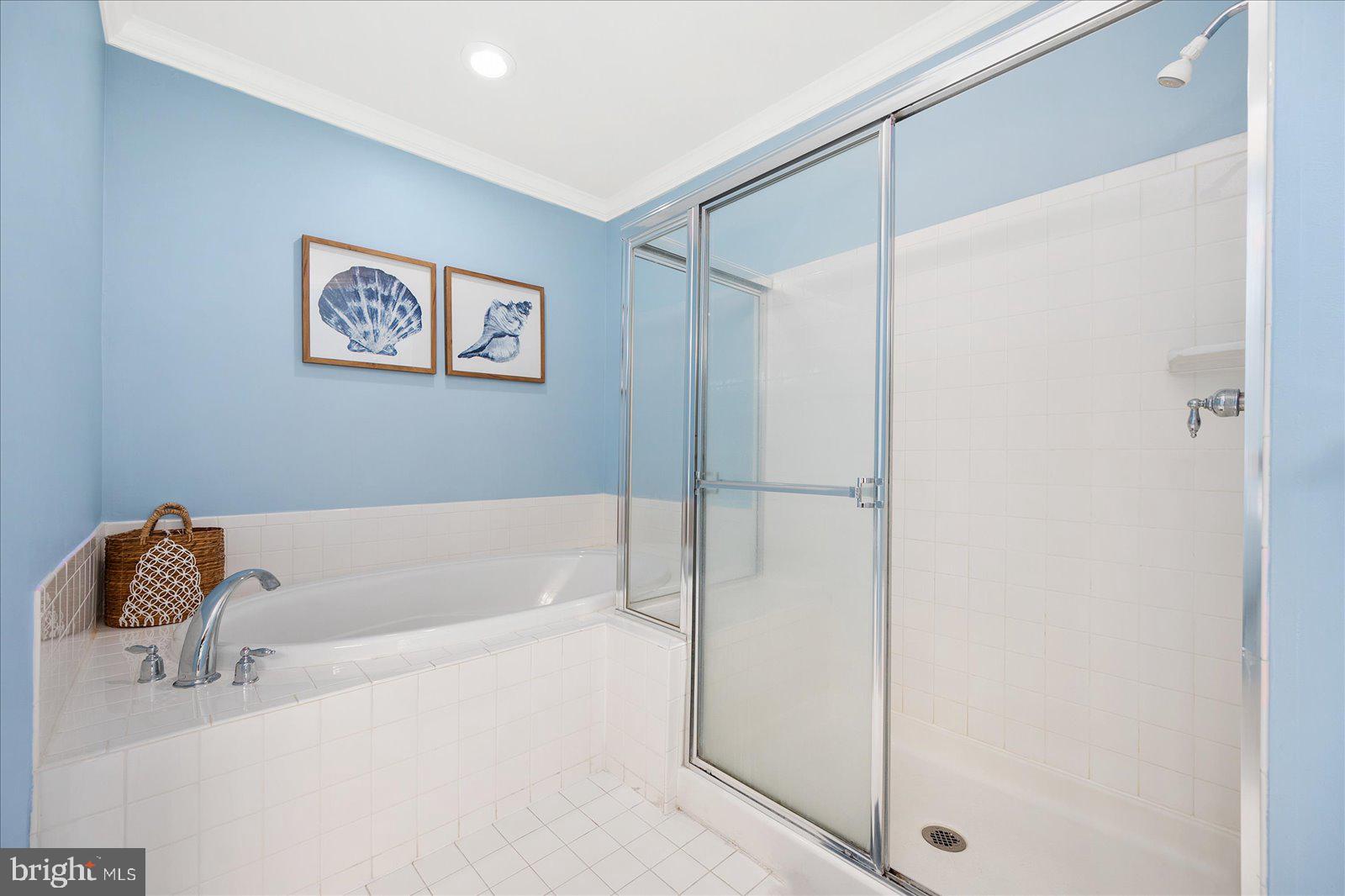 SUNSET ISLAND - Residential