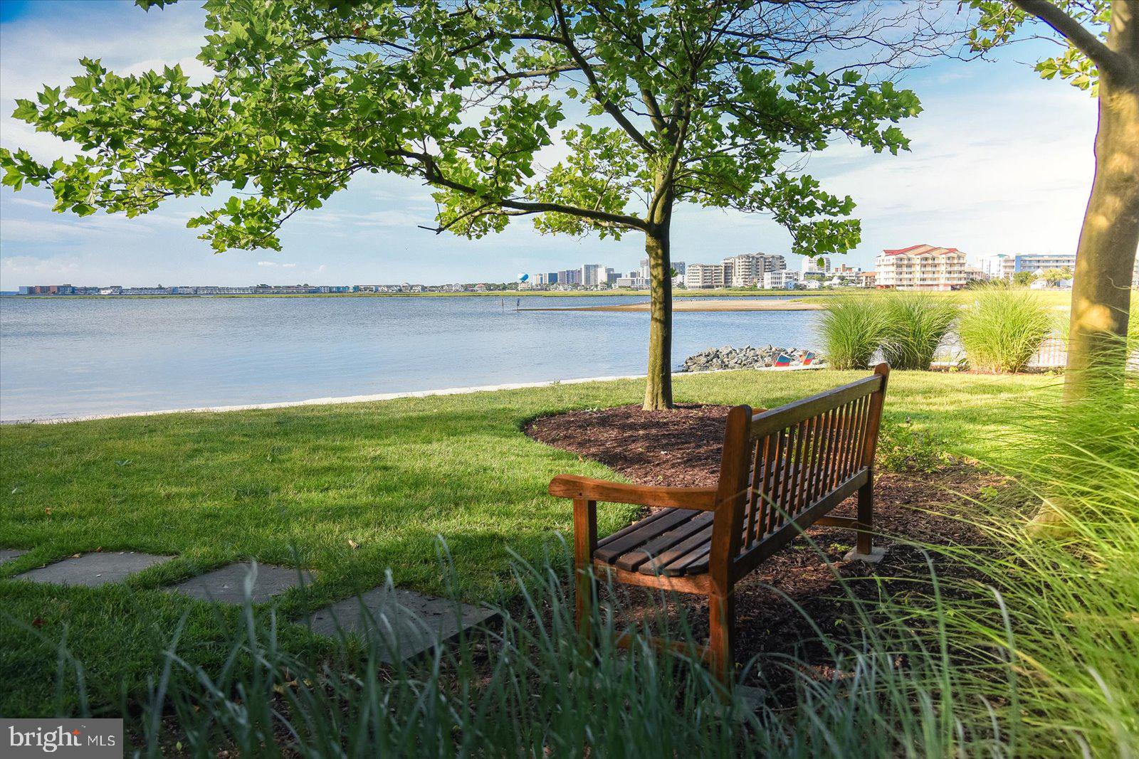 SUNSET ISLAND - Residential