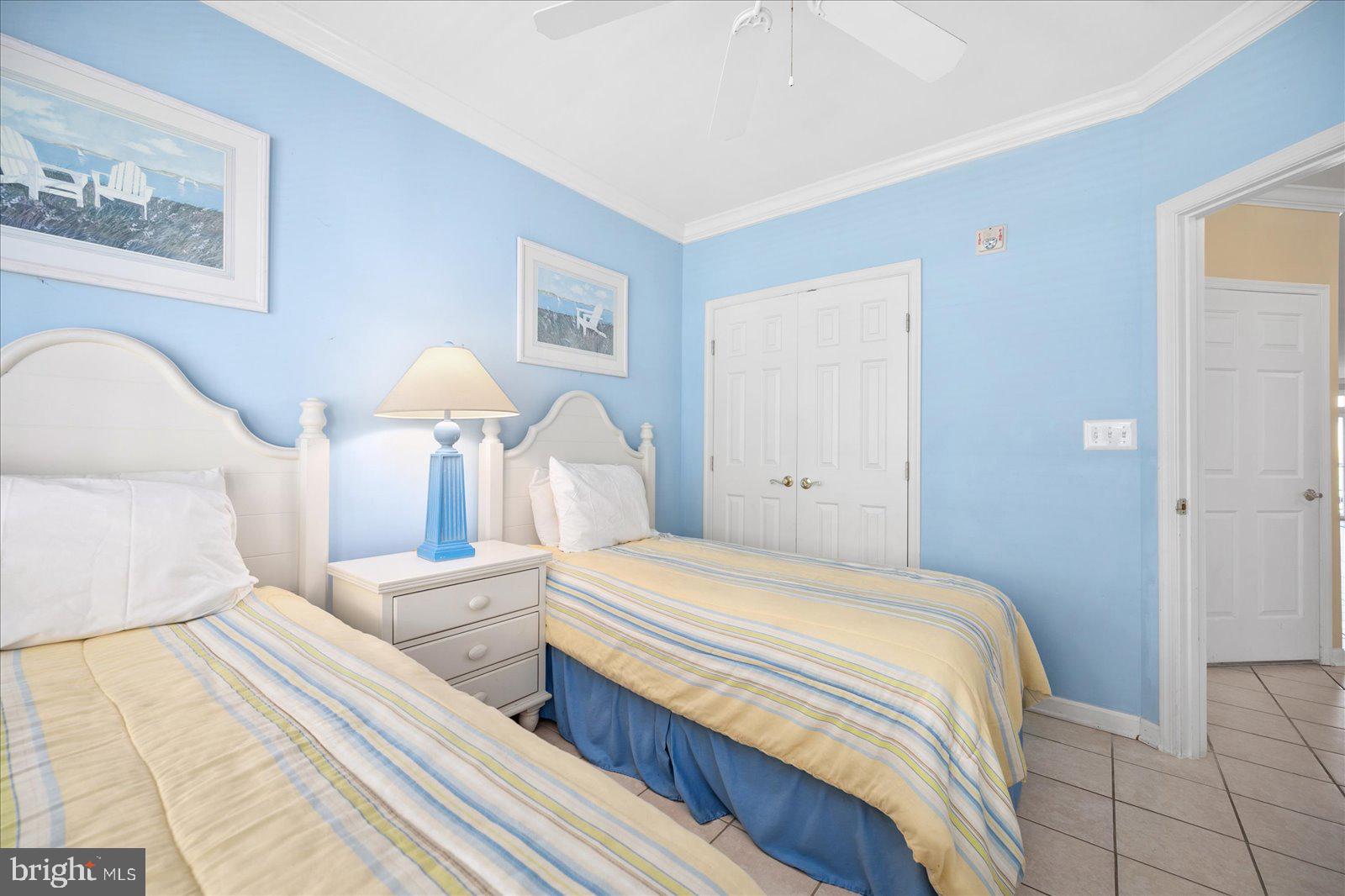 SUNSET ISLAND - Residential