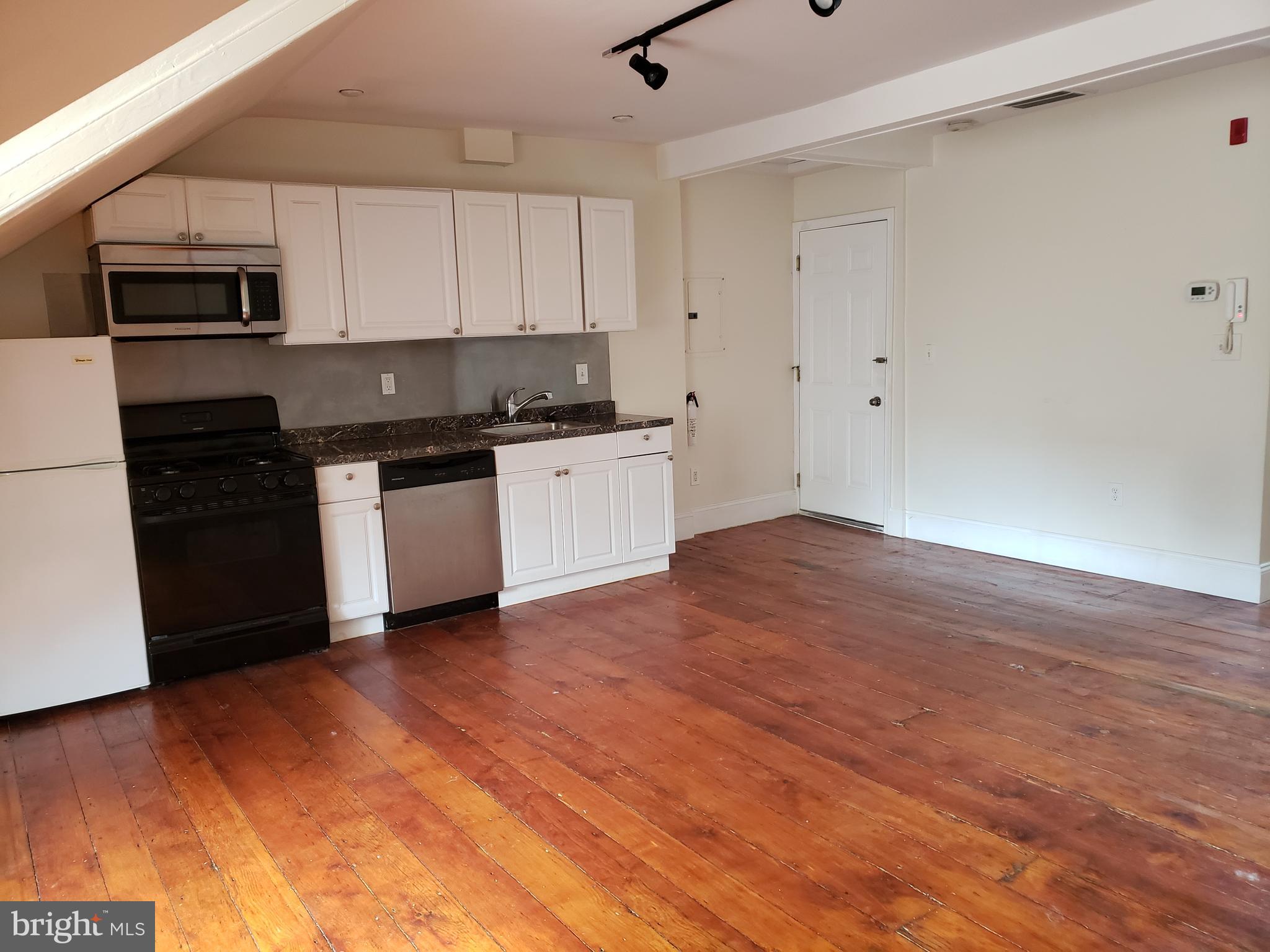 WASHINGTON SQ - Residential Lease
