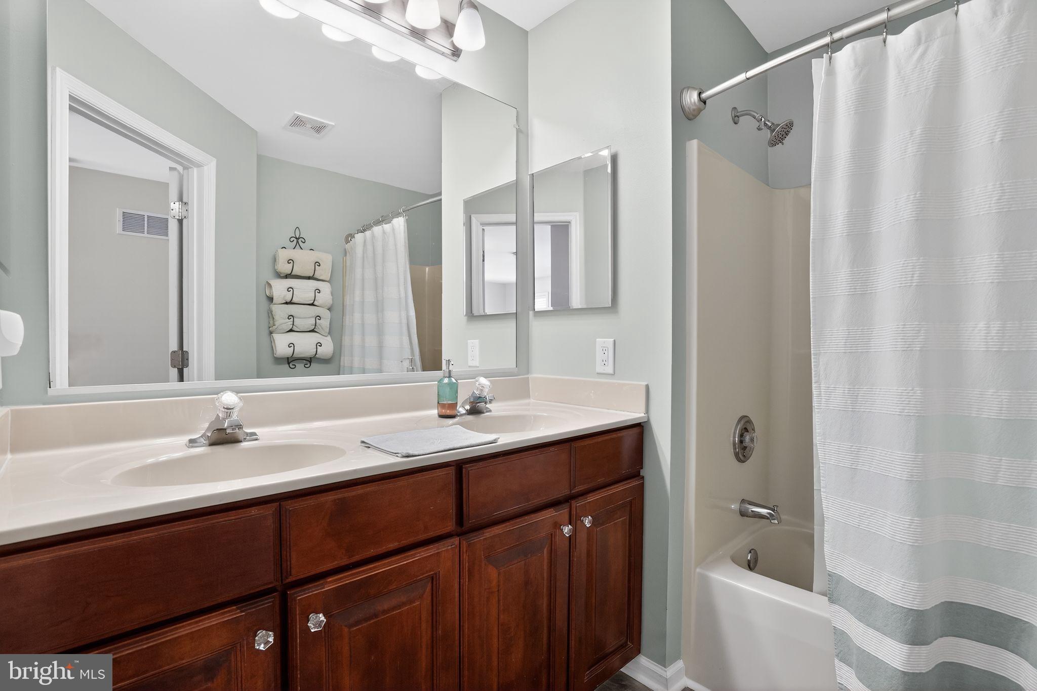 LONG BAR HARBOR - Residential