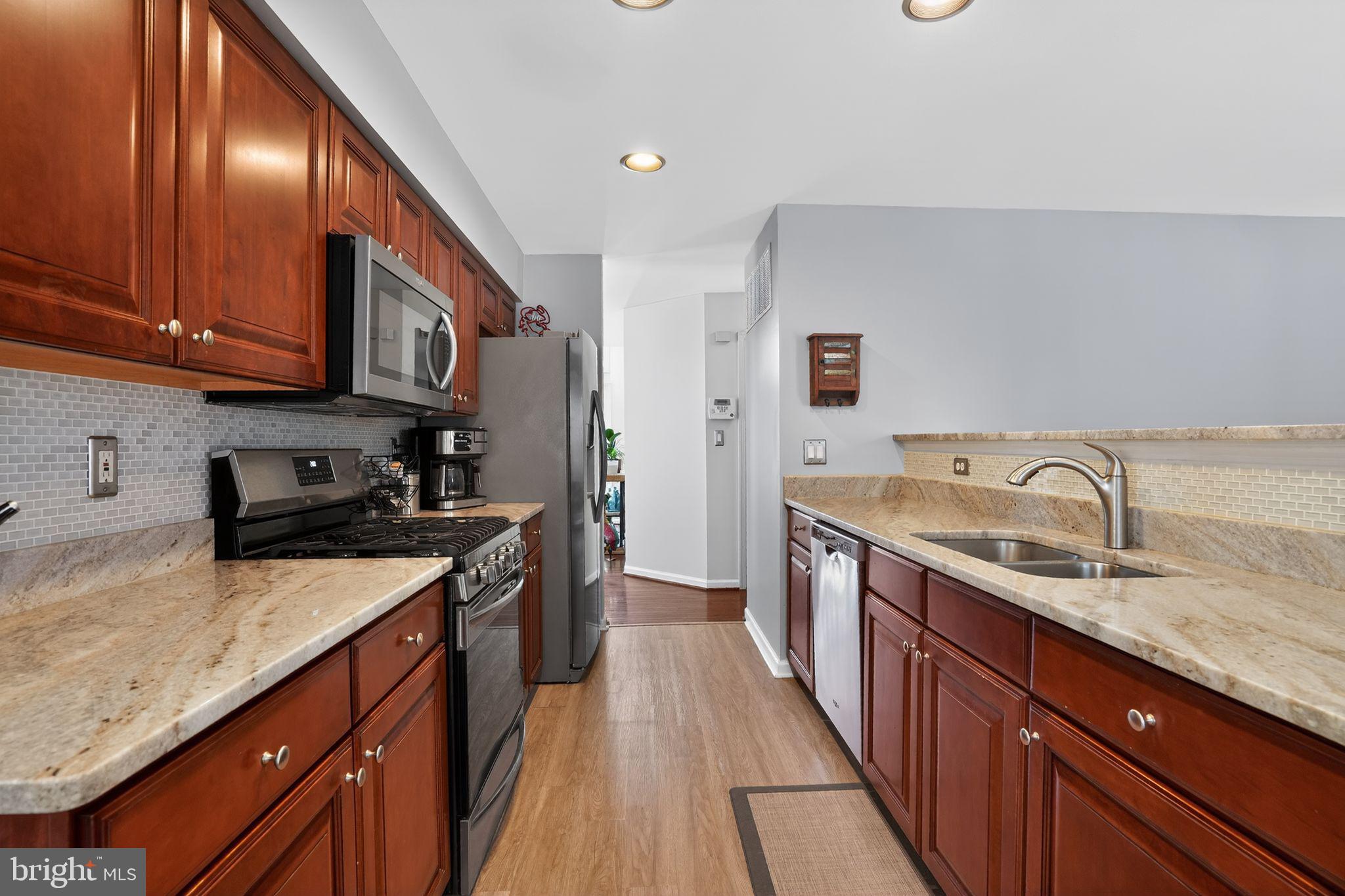 LONG BAR HARBOR - Residential