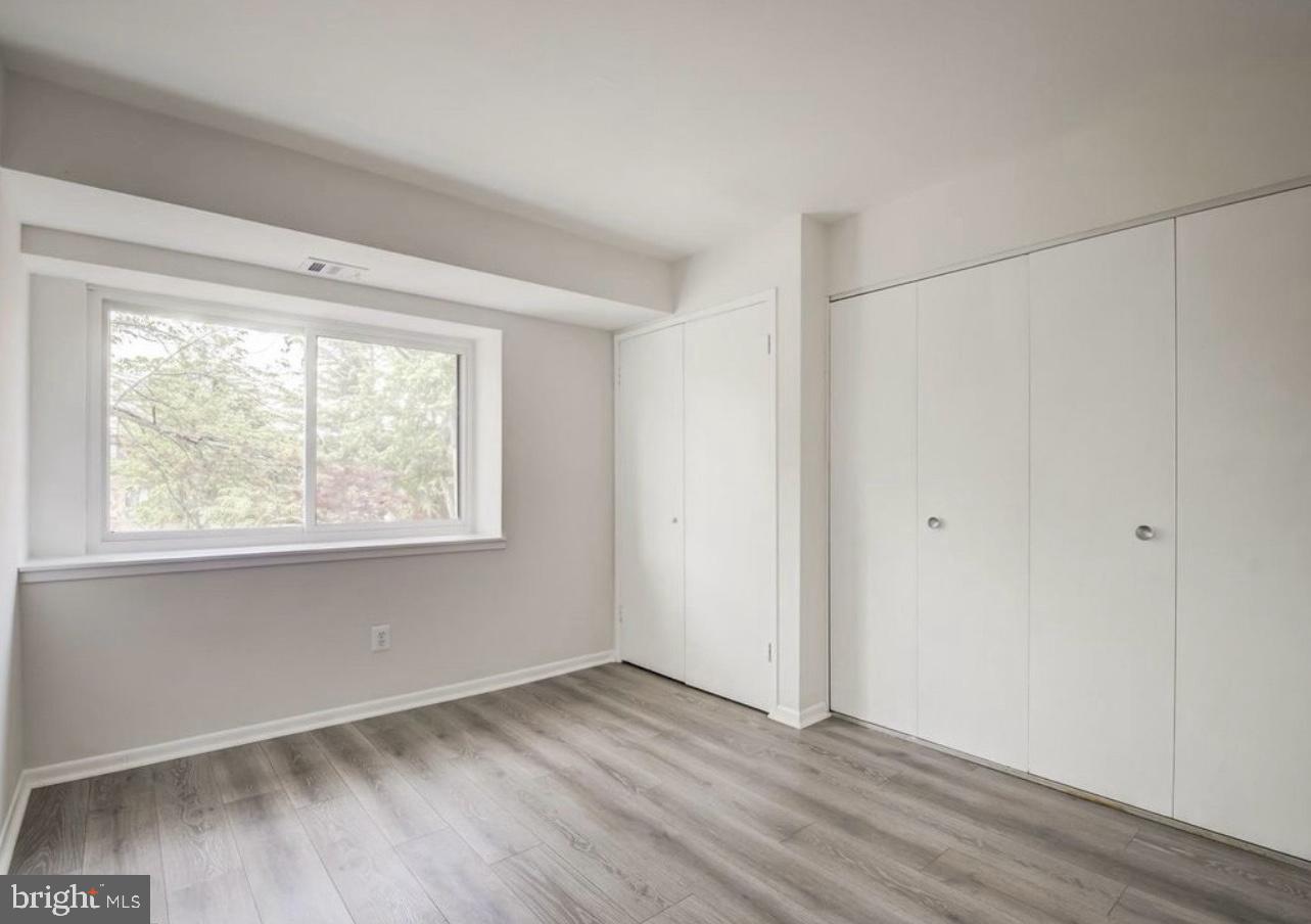 SUMMERTREE CONDO APTS - Residential Lease