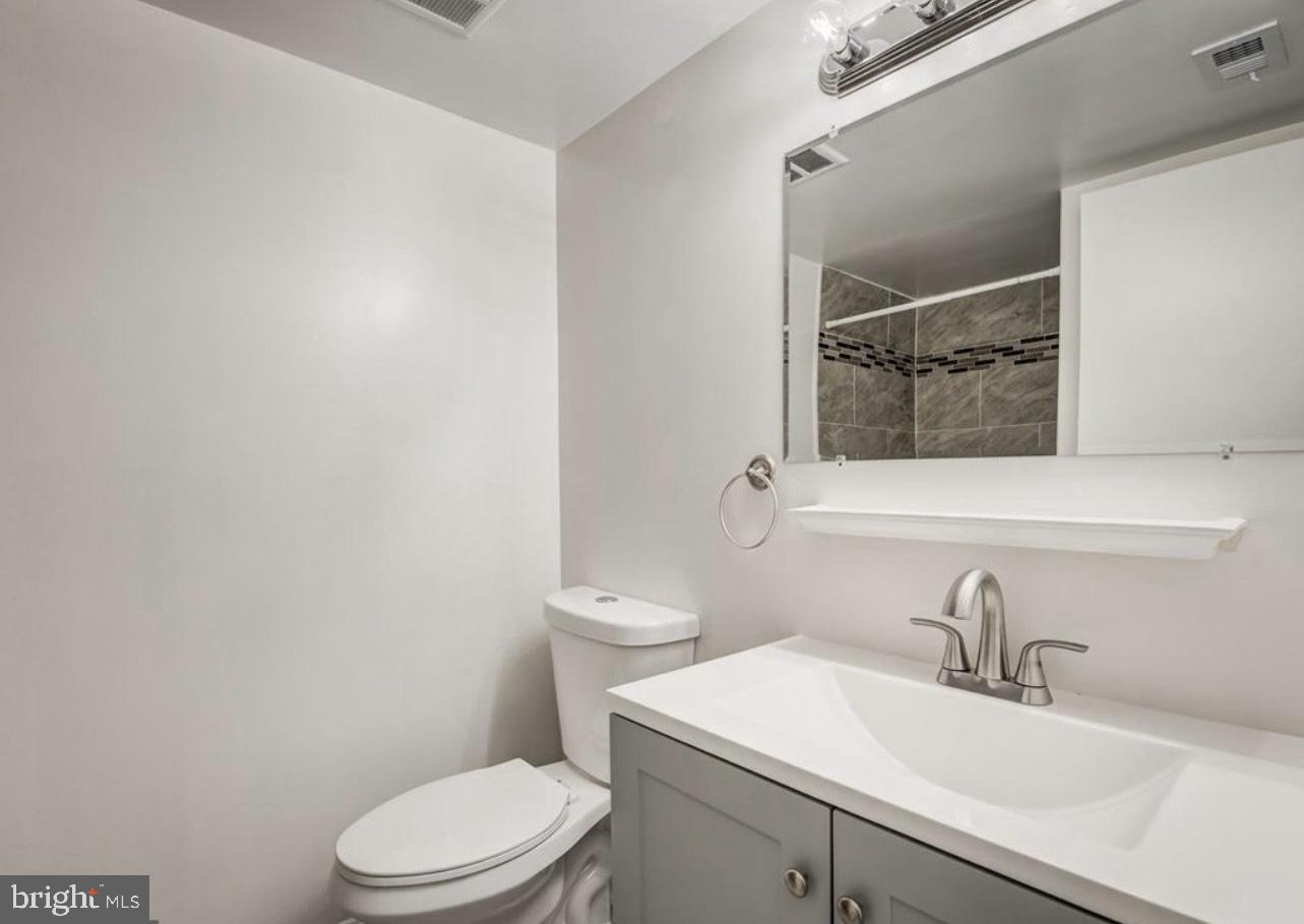 SUMMERTREE CONDO APTS - Residential Lease